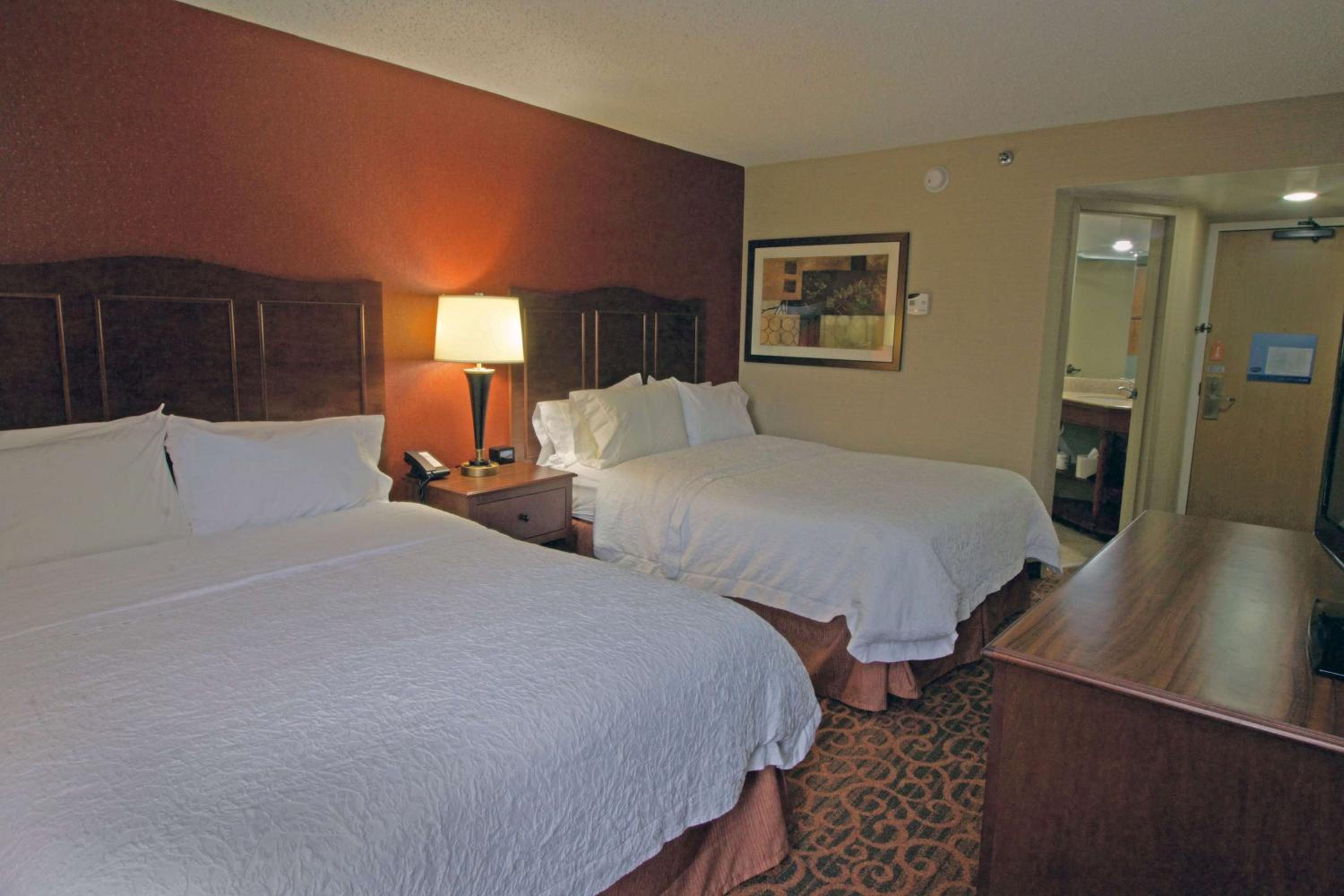 Queen Room with Two Queen Beds (4 Adults) - Photo 1
