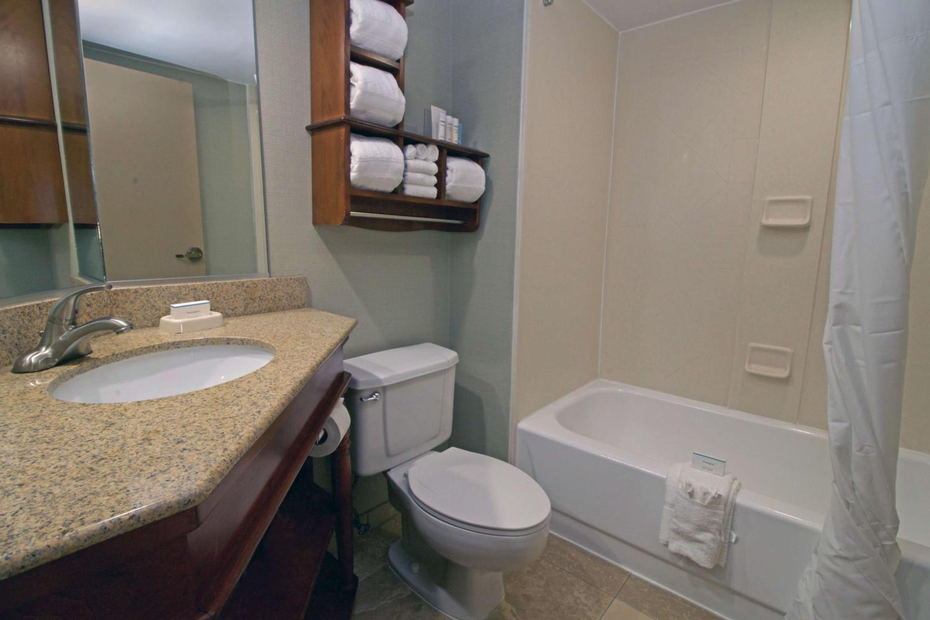 King Room - Non-Smoking - Photo 2