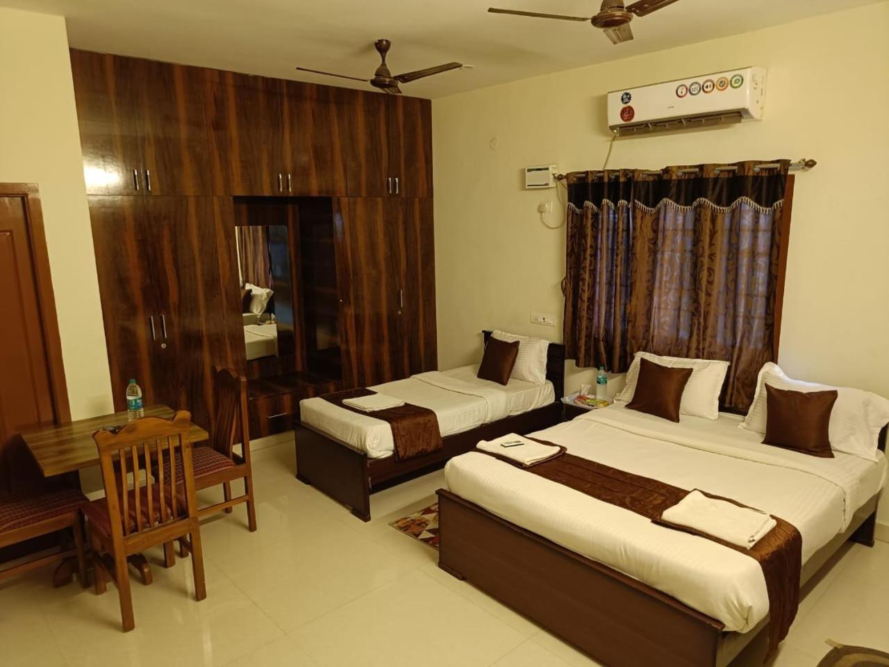 Triple Room
