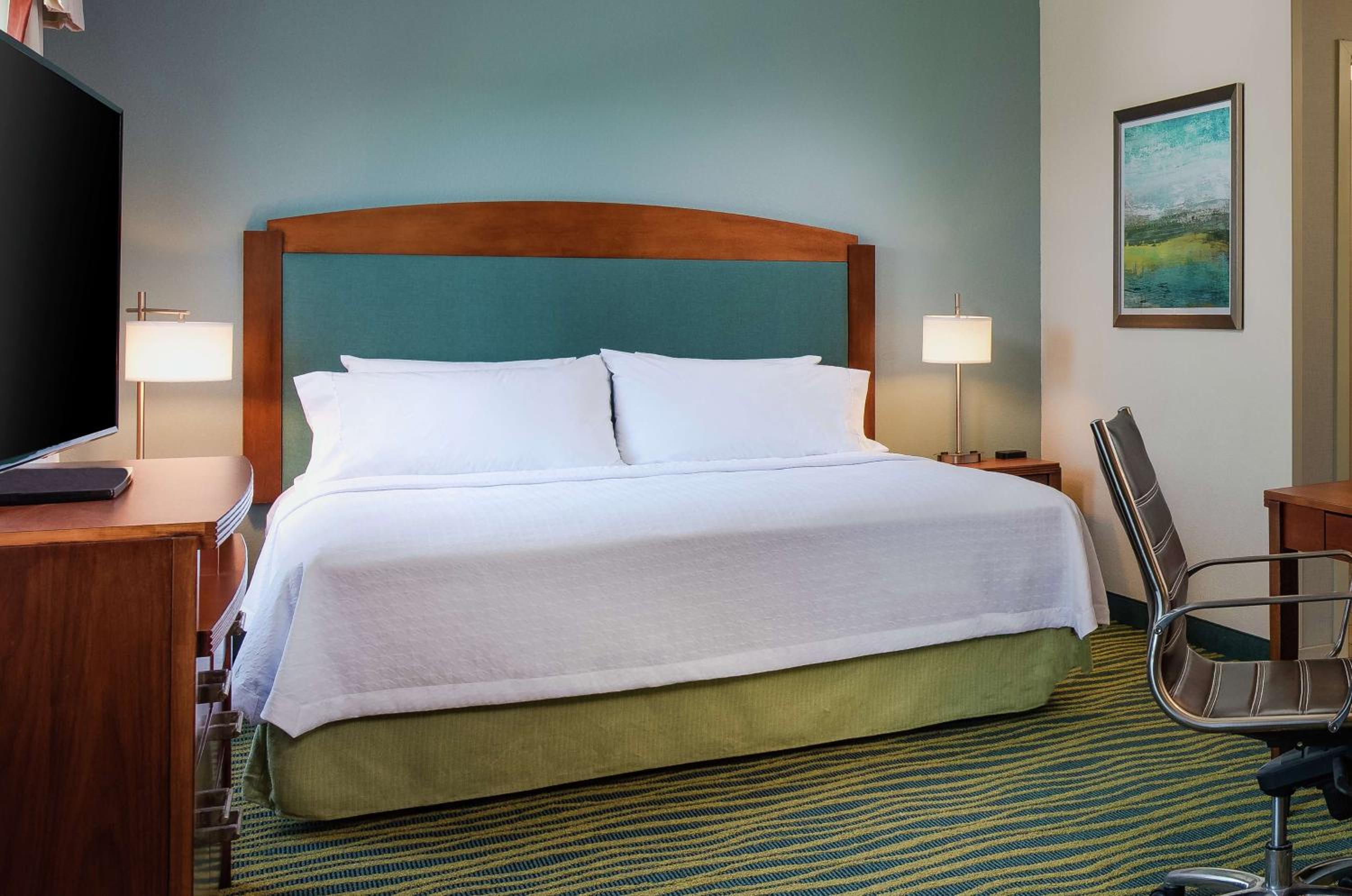 One-Bedroom King Suite - Non-Smoking - Photo 1