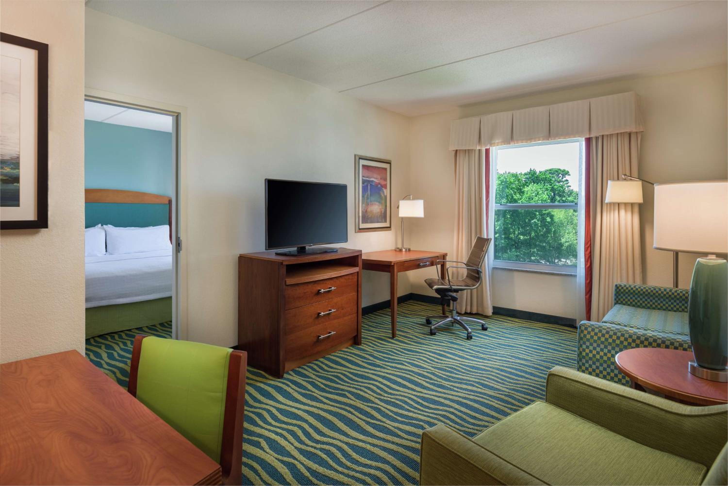 One-Bedroom King Suite - Non-Smoking - Photo 5