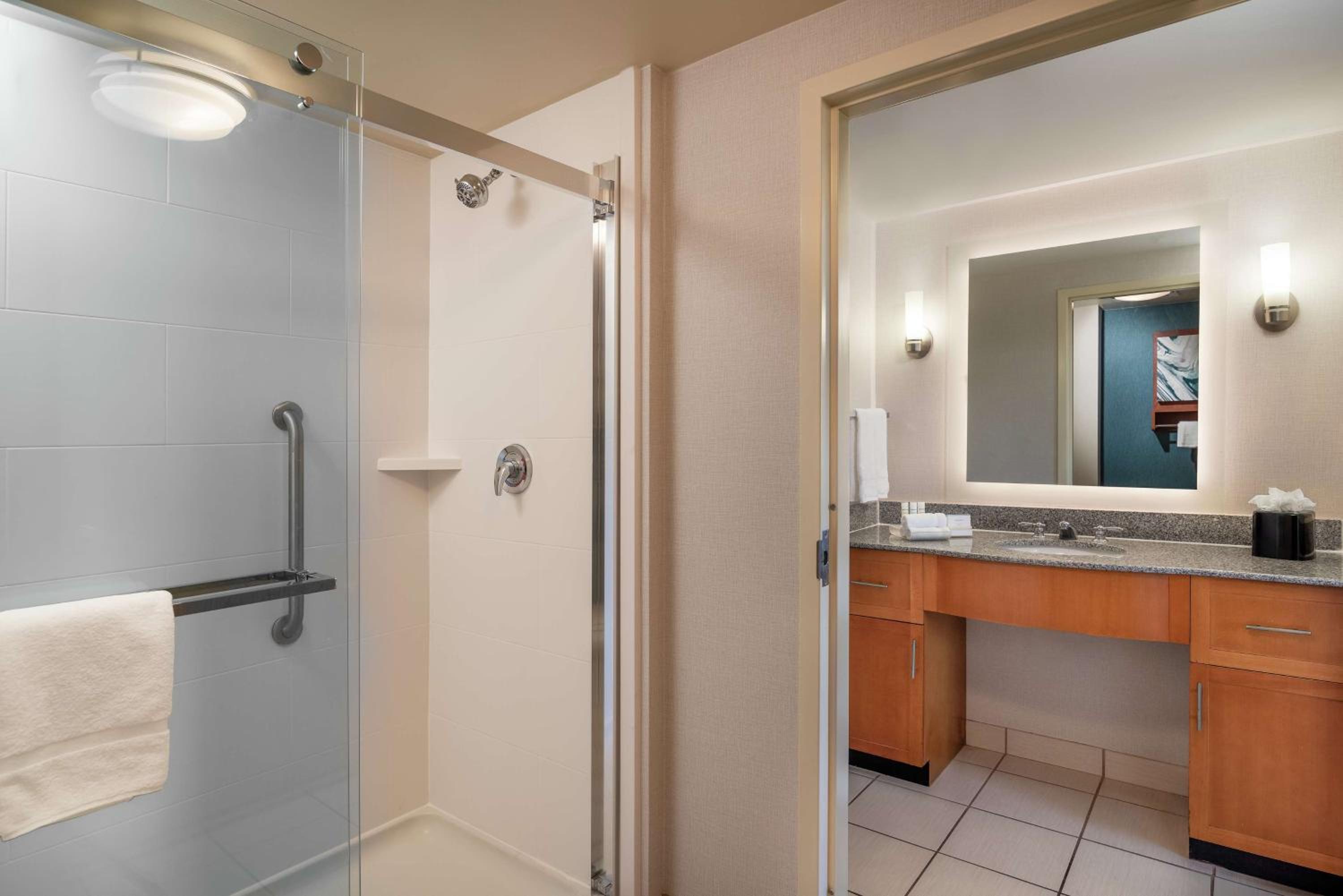 King Studio Suite - Non-Smoking - Photo 2