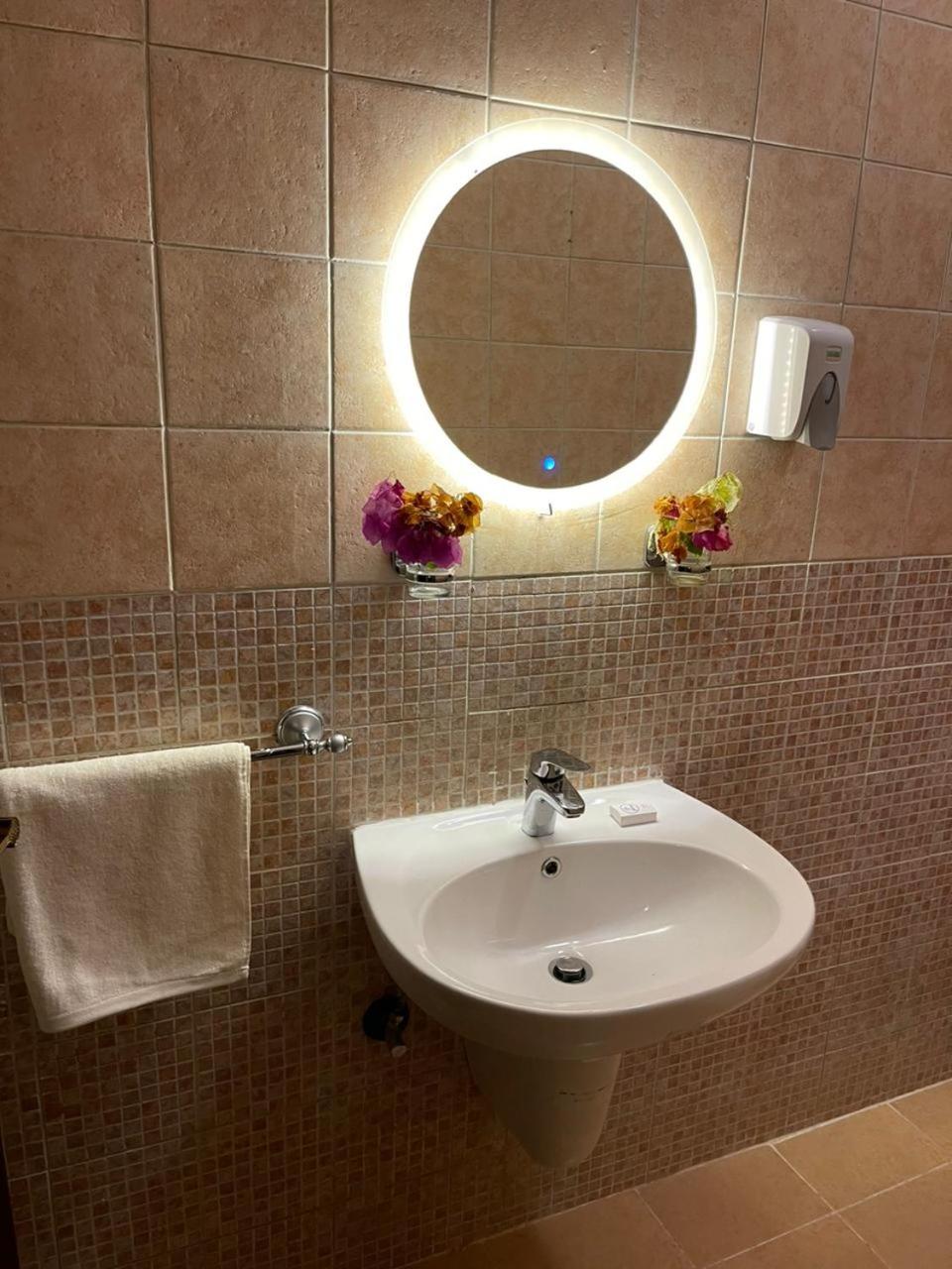 King Suite - Photo 12
