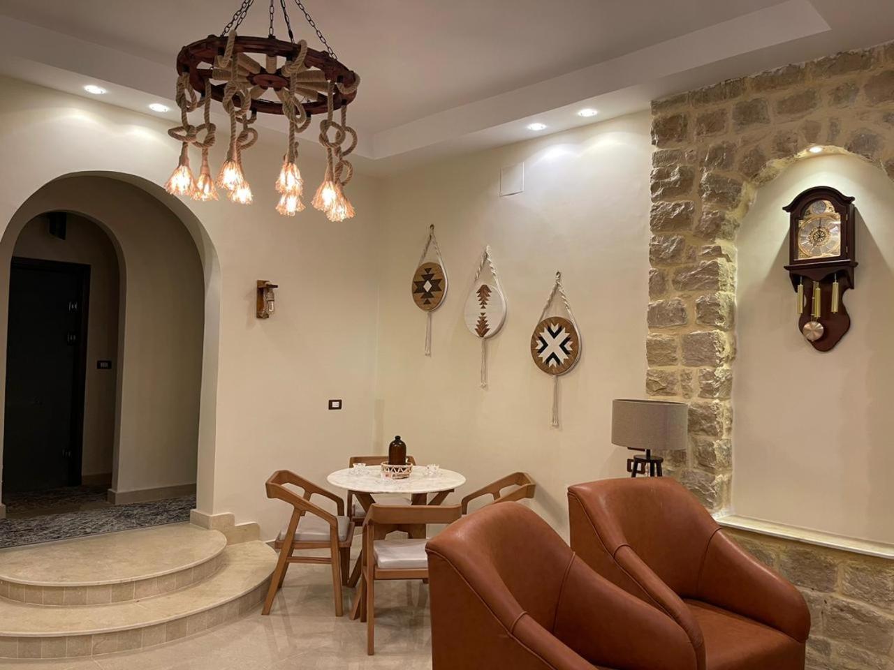 King Suite - Photo 1