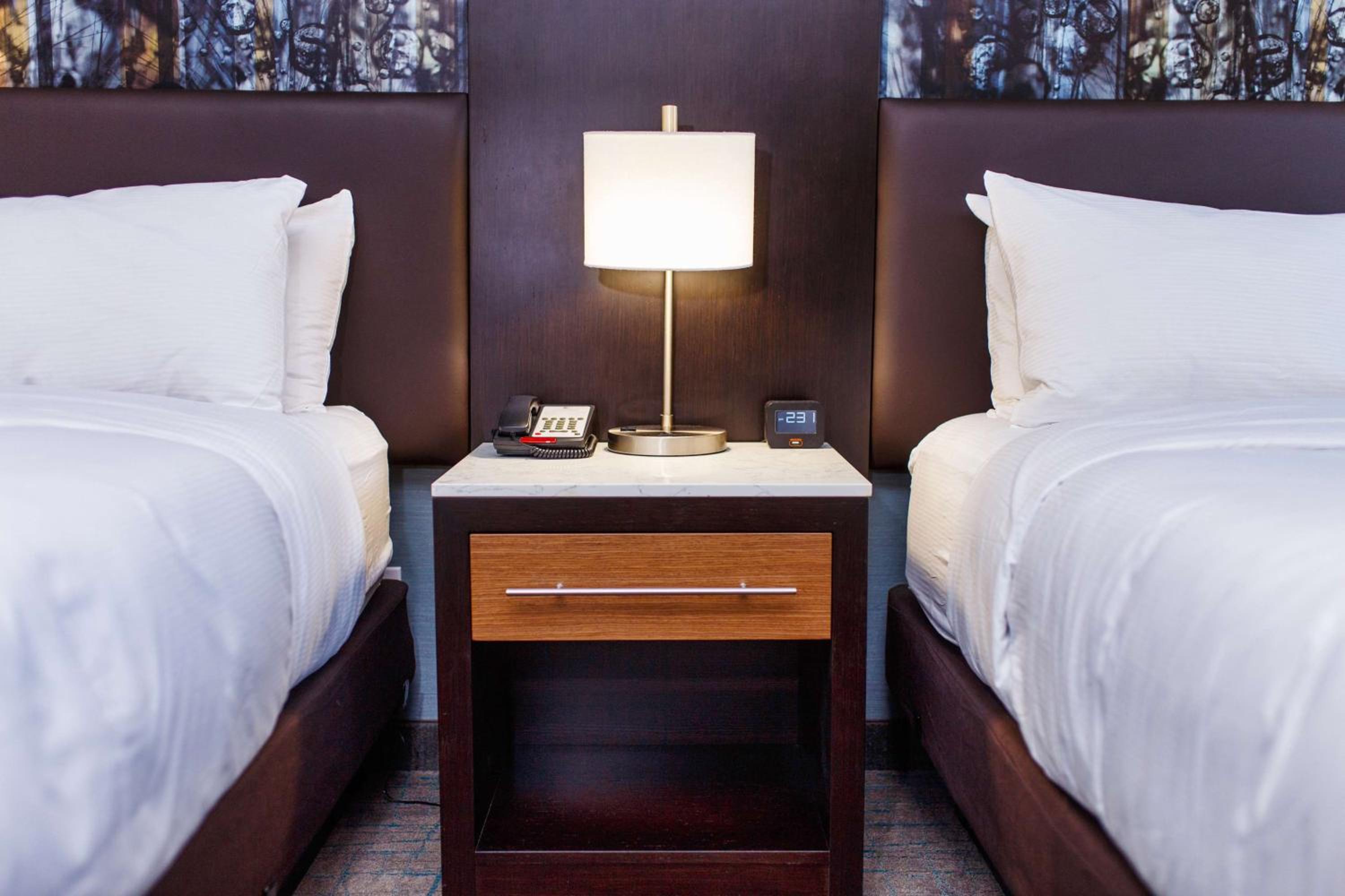 Queen Room with Two Queen Beds - Photo 2