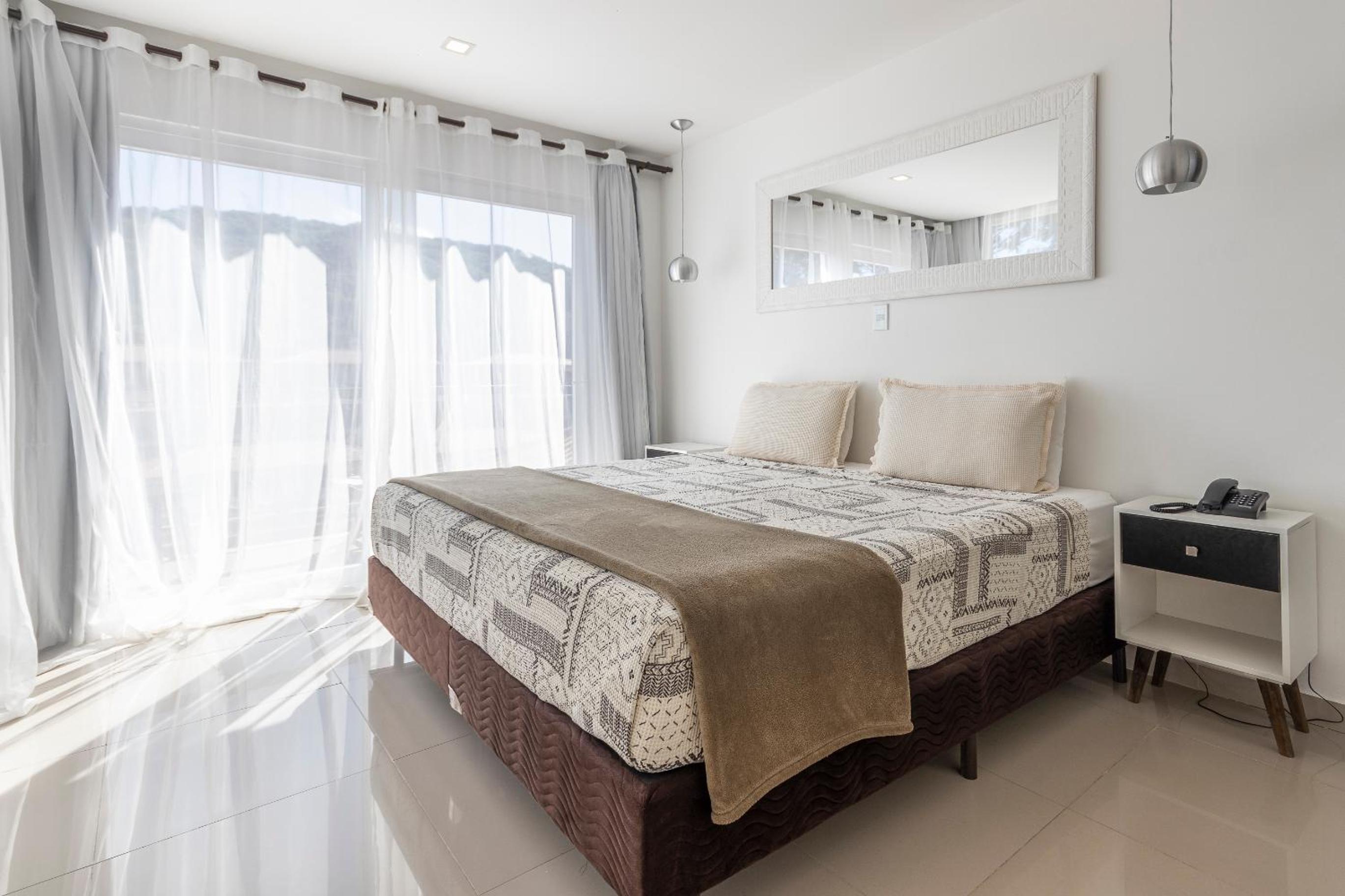 Superior Suite - Photo 11