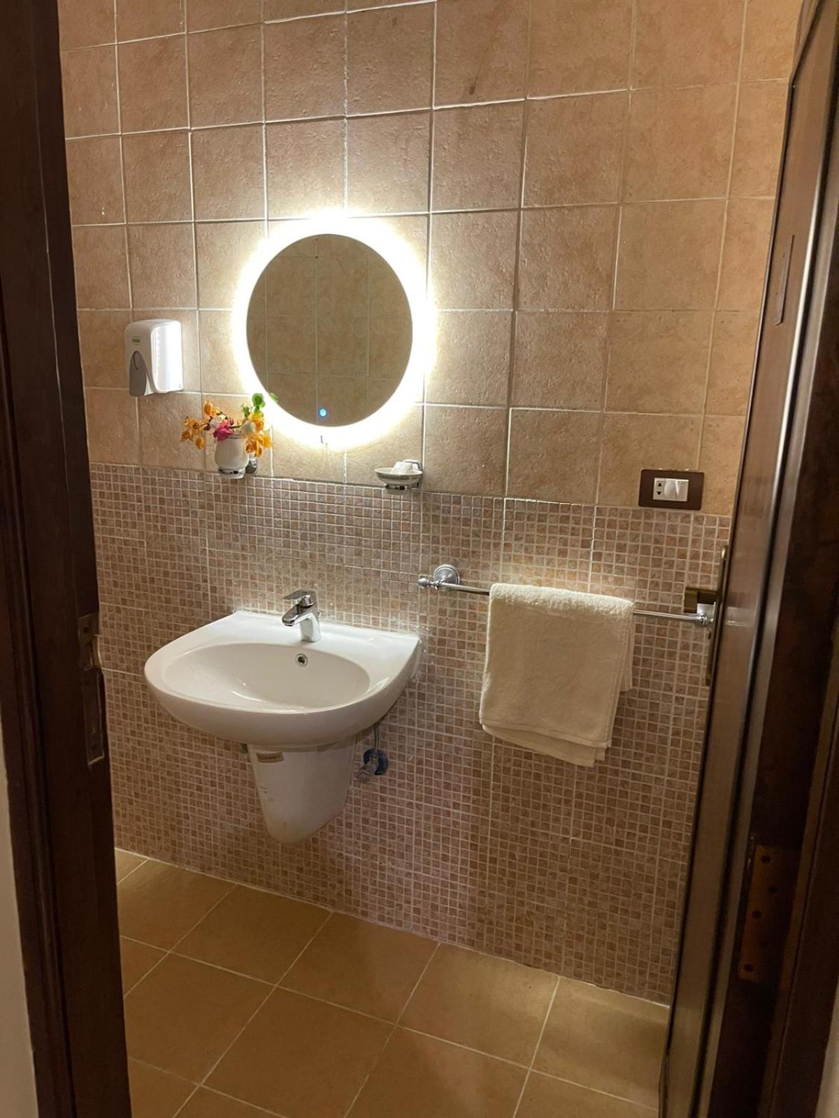 King Suite - Photo 5