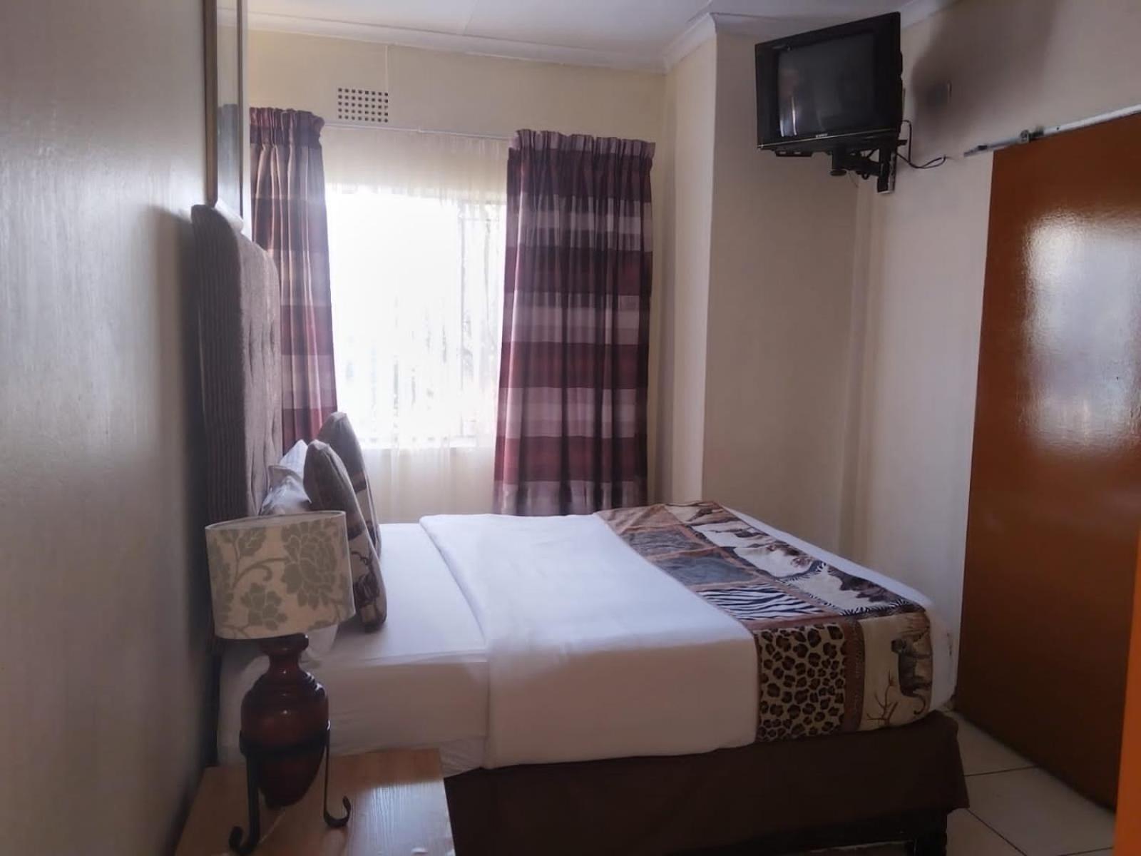 Queen Room photo 3