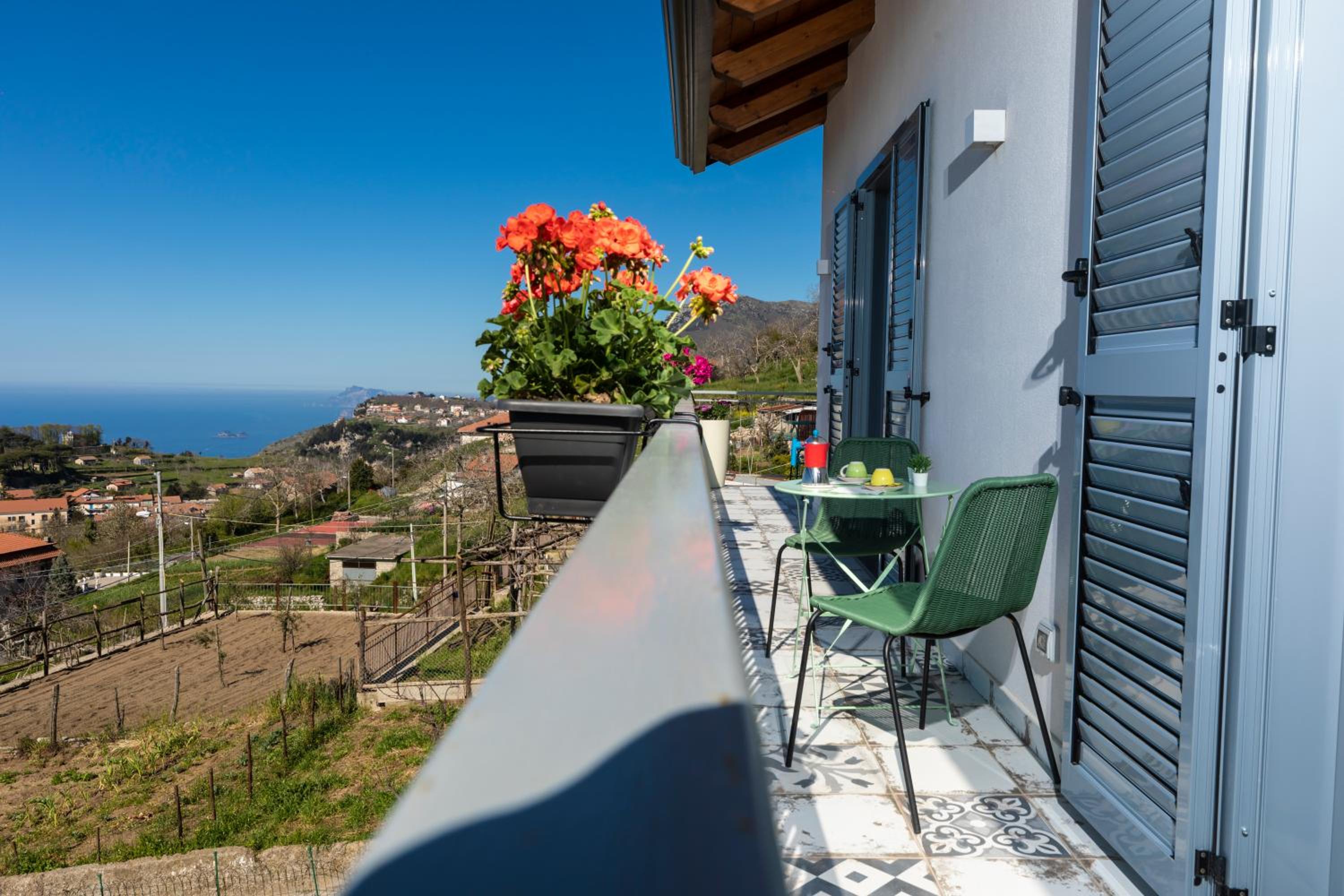 Double Room with Balcony and Sea View photo 2