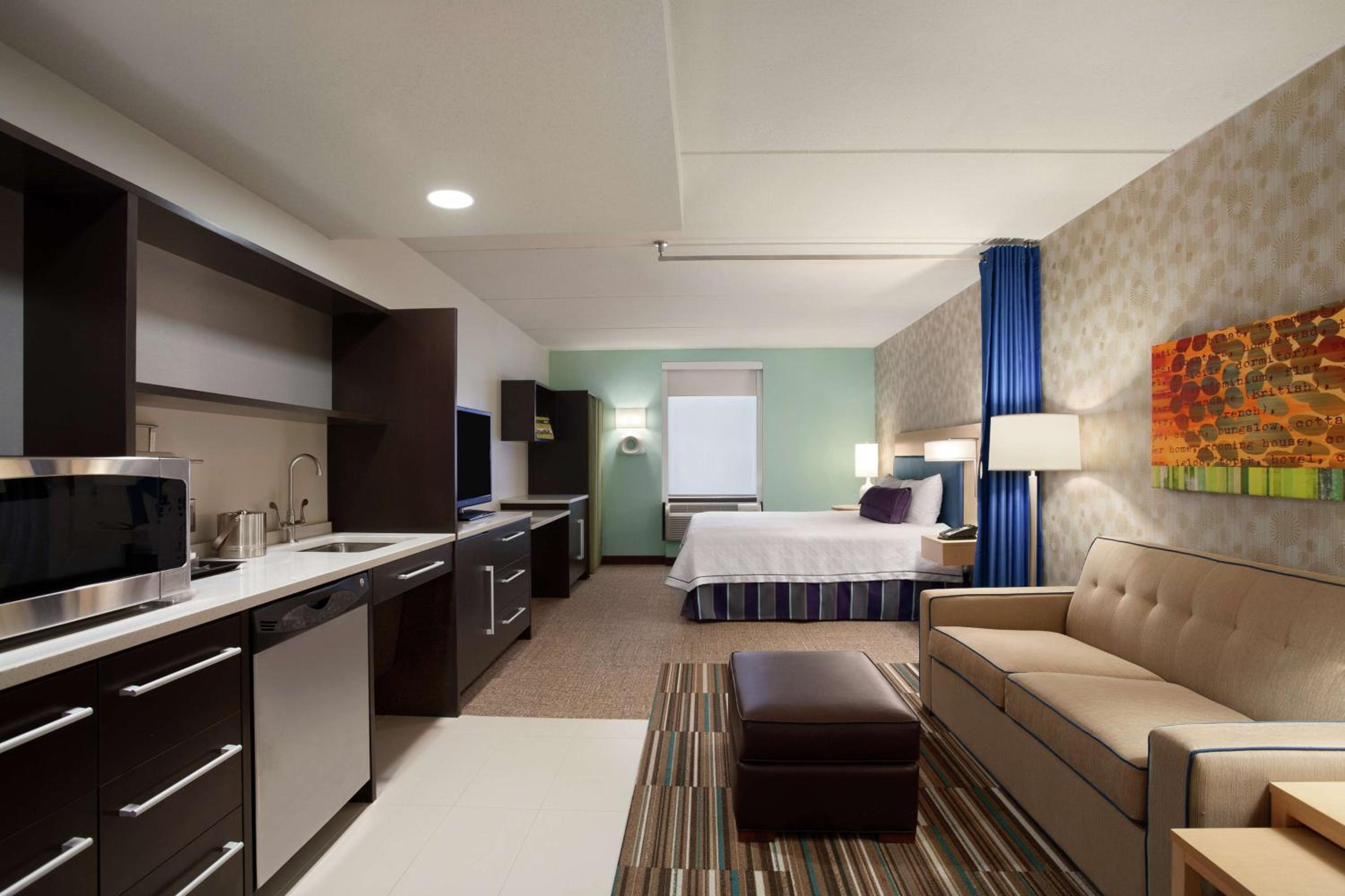 King Suite - Hearing Access/Non-Smoking photo 1