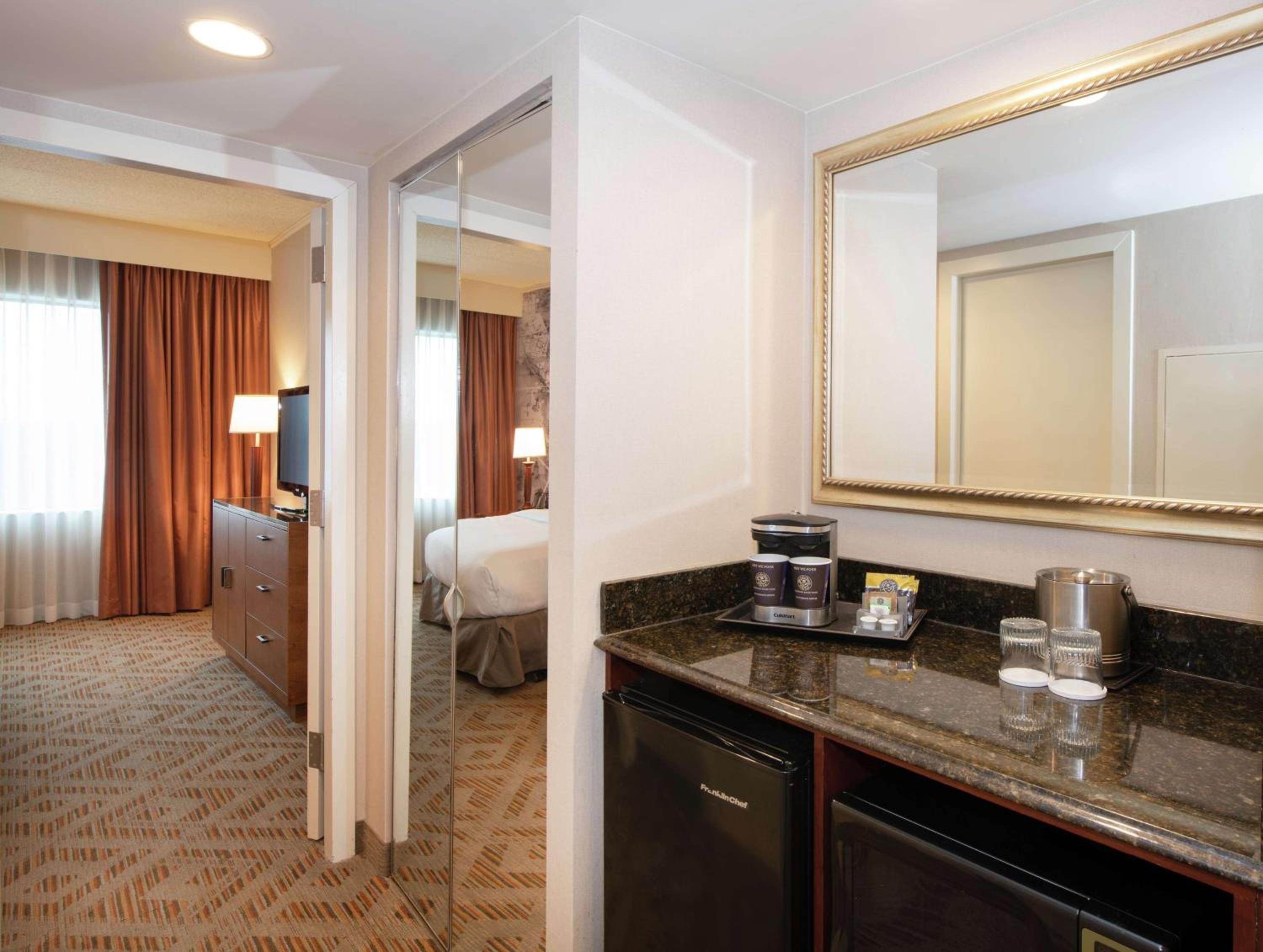 King Suite - Disability Access/Hearing Impaired - Non-Smoking photo 1