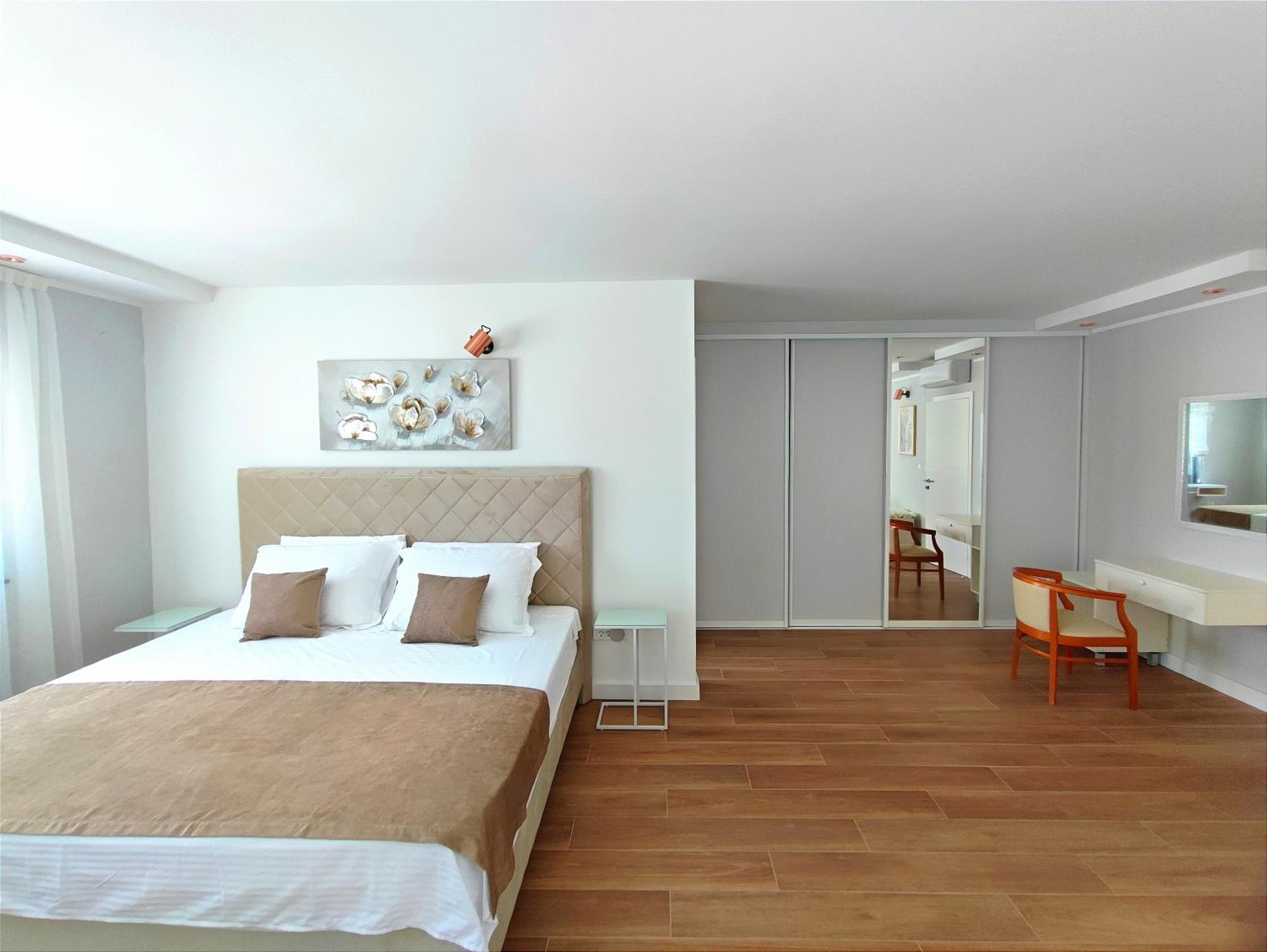 Villa photo 1
