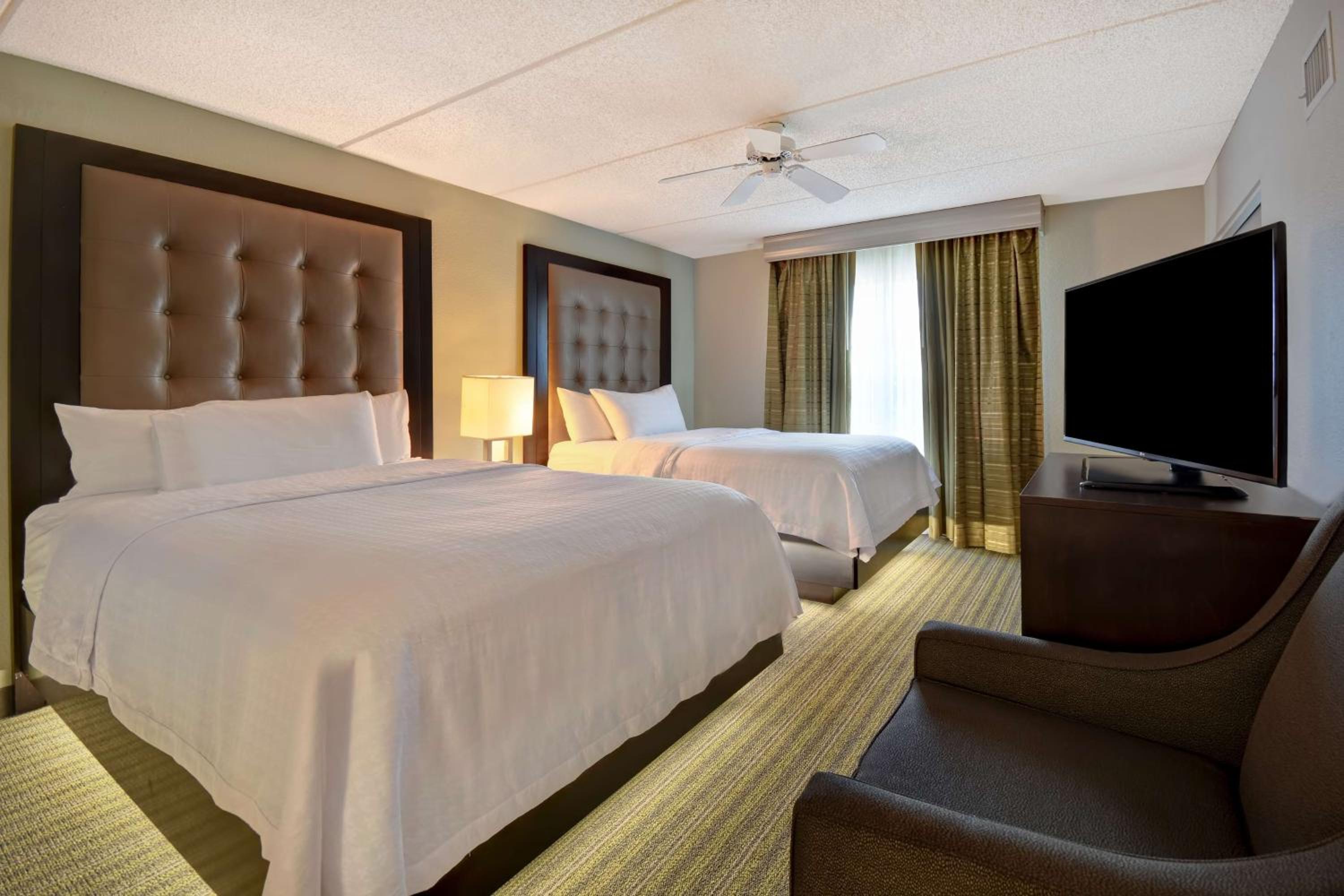 One-Bedroom Suite with Two Double Beds - Non-Smoking - Photo 2