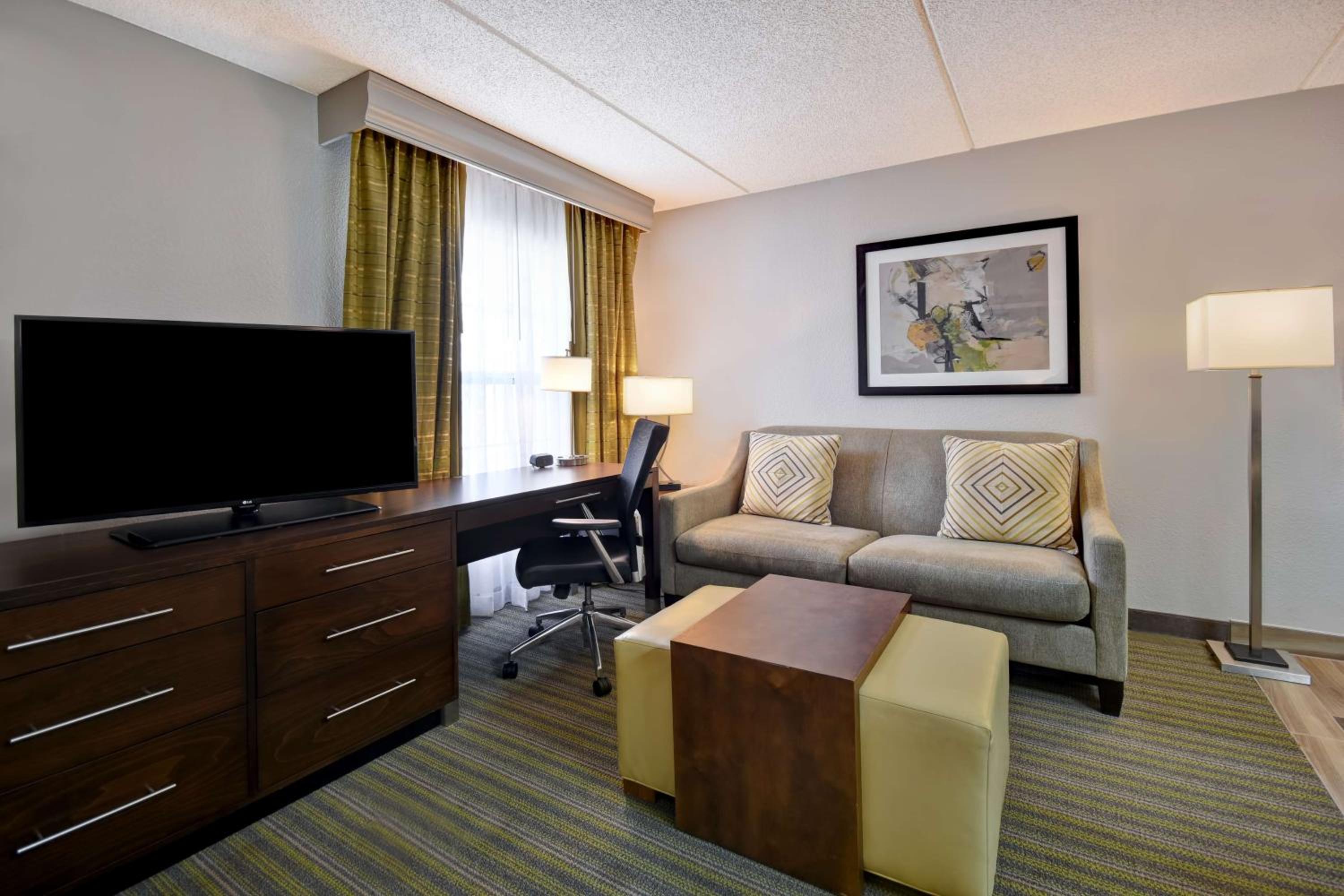 One-Bedroom King Suite - Non-Smoking - Photo 12