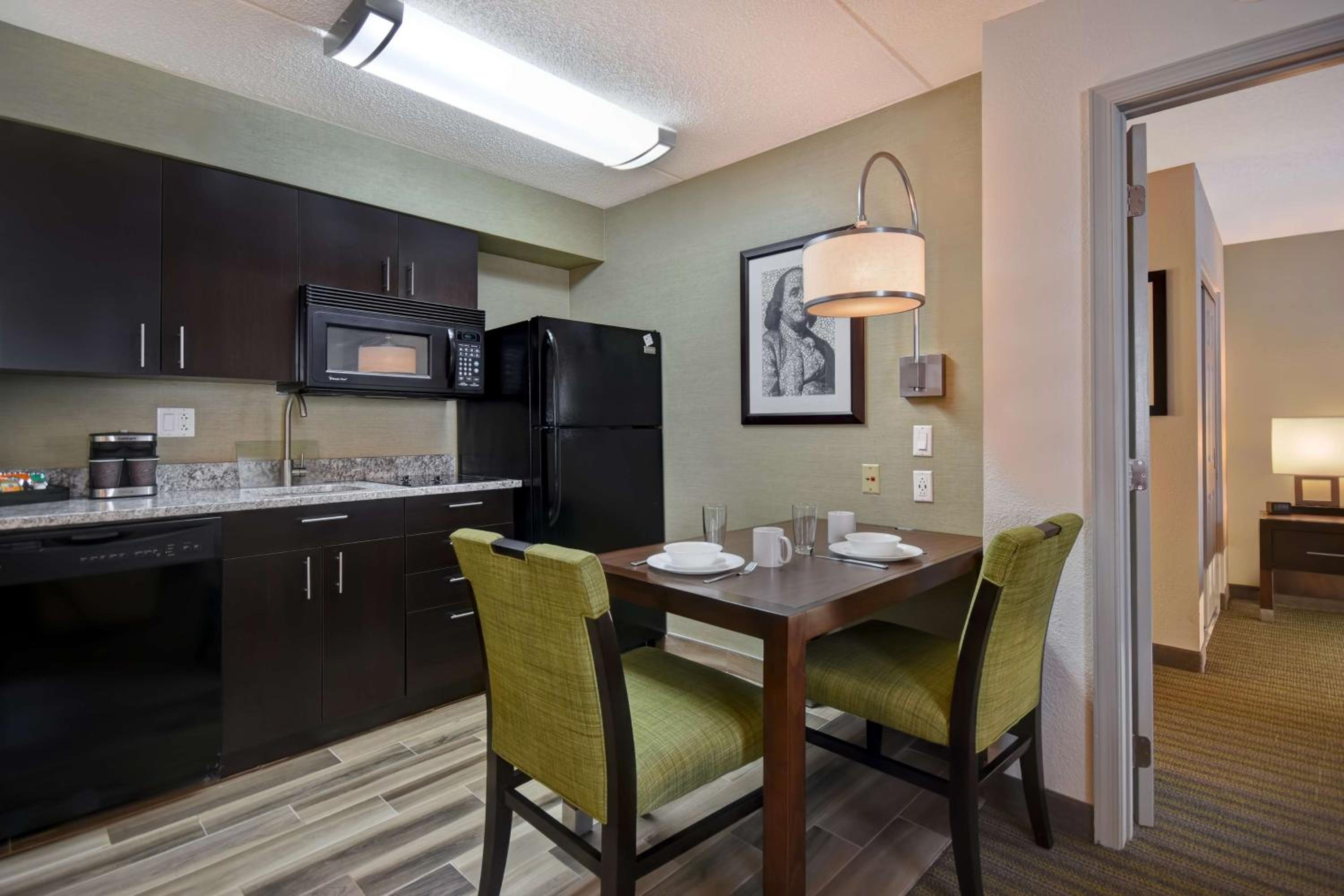 One-Bedroom King Suite - Non-Smoking - Photo 4