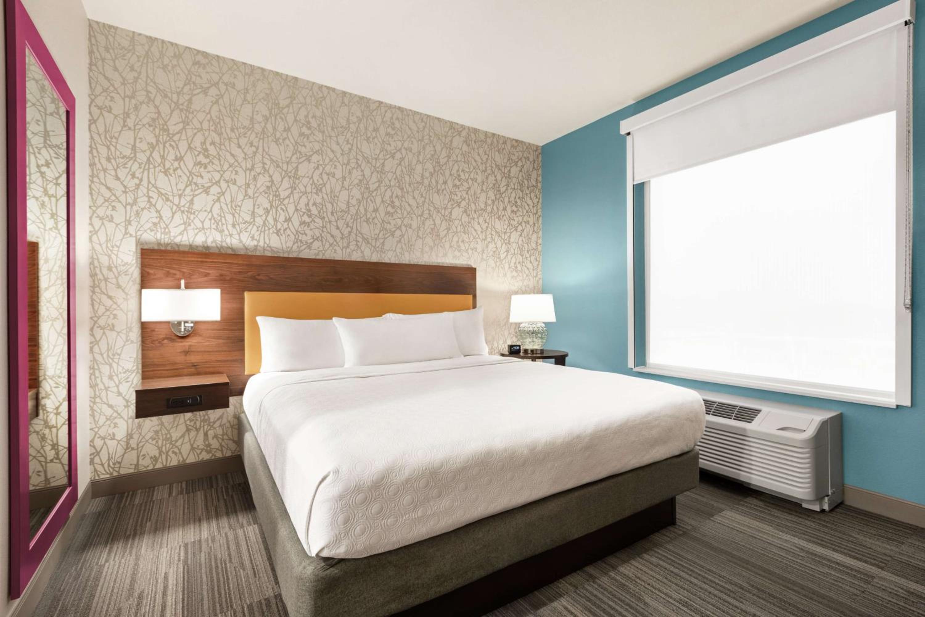 One-Bedroom King Suite - Non-Smoking - Photo 1