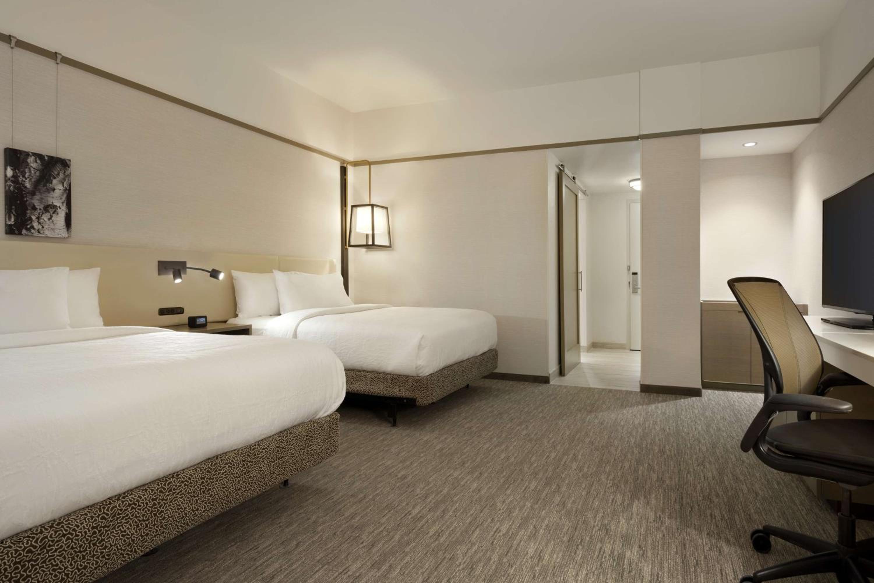 Queen Room with Two Queen Beds - Hearing Access photo 1