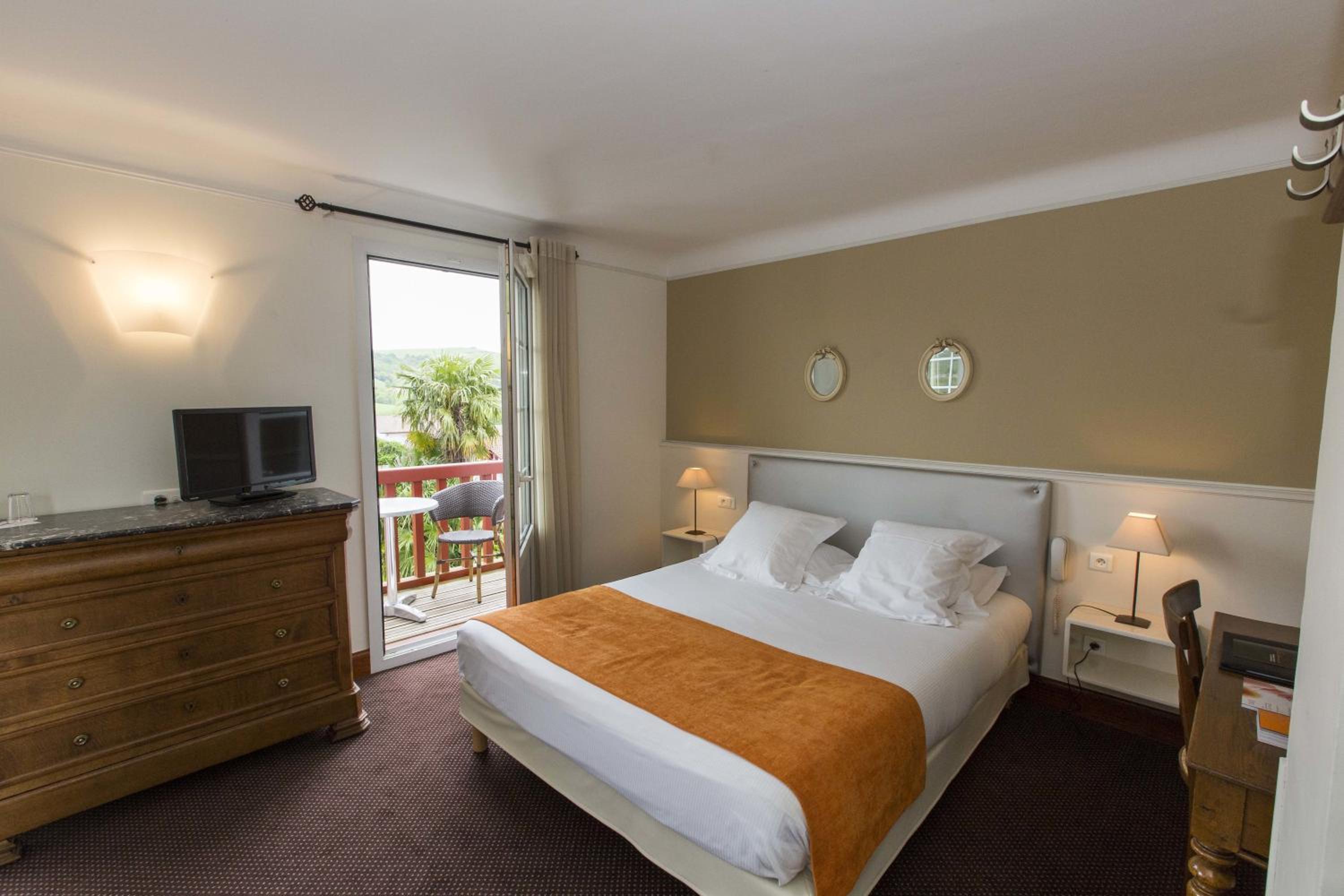 Superior Double Room - Photo 2