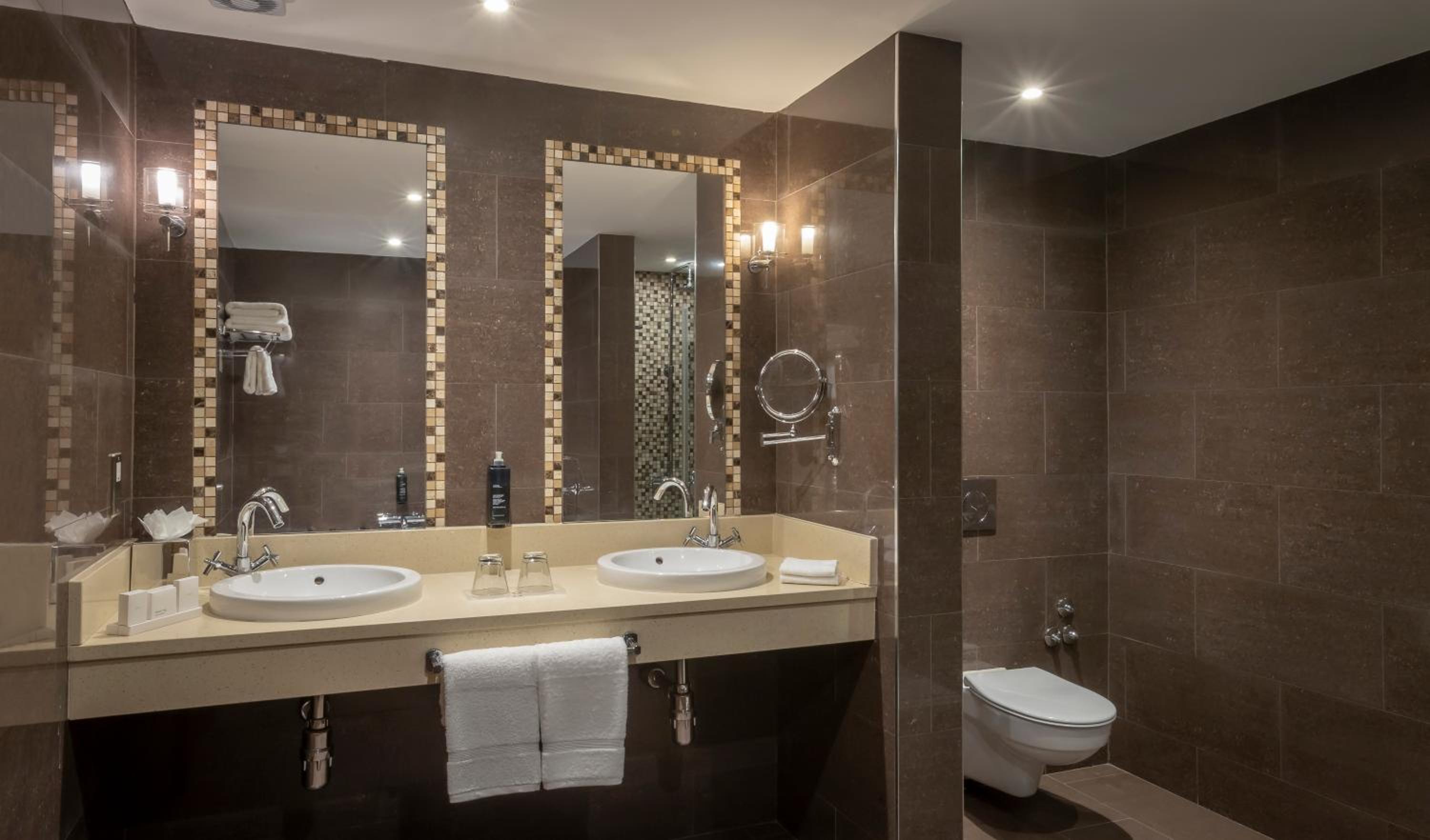 King Suite - Photo 2