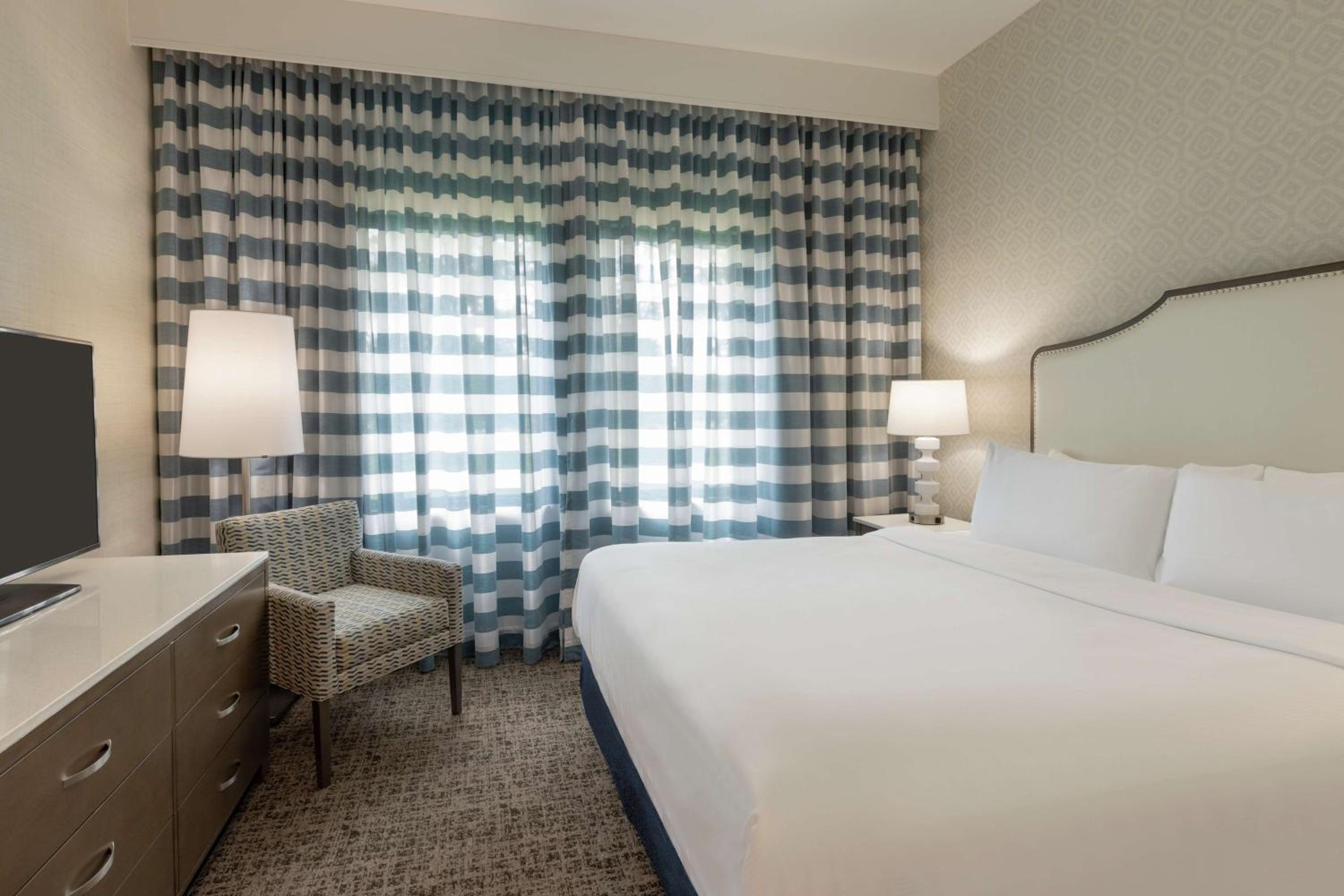 Two Rooms with Two King Beds - Non-Smoking
