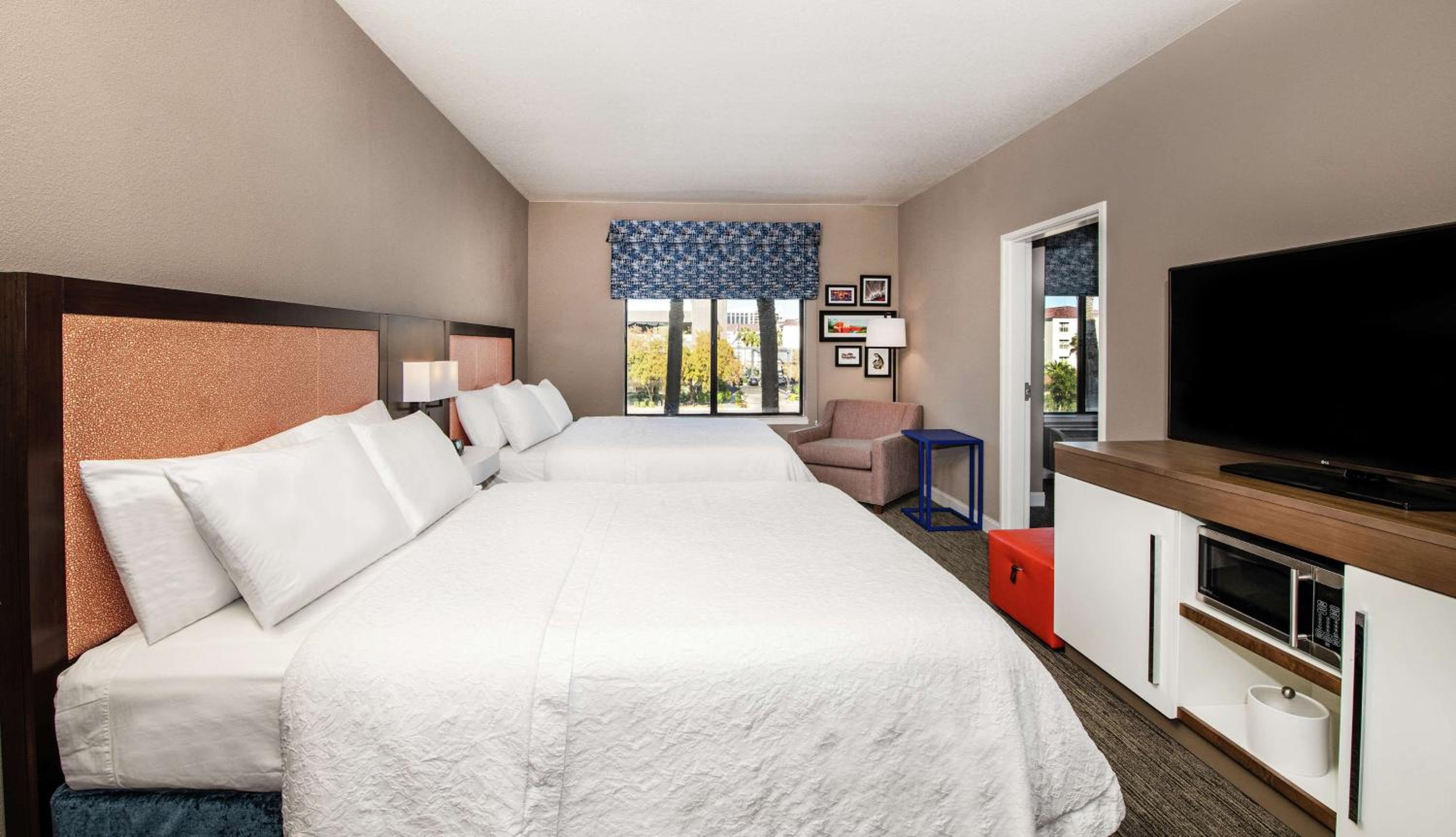 One-Bedroom Suite - Non-Smoking - Photo 3