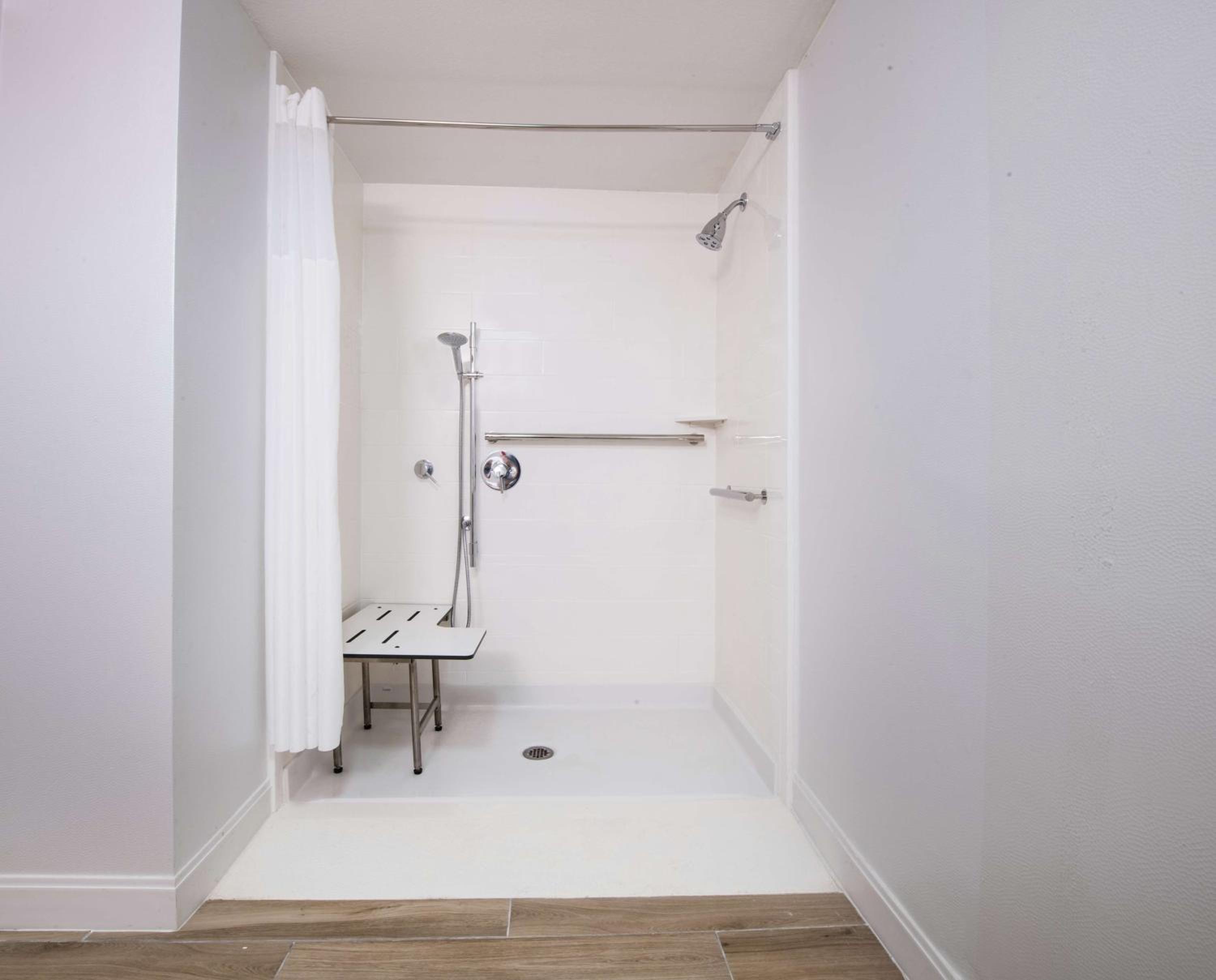 King Room - Mobility Access/Non-Smoking - Photo 4