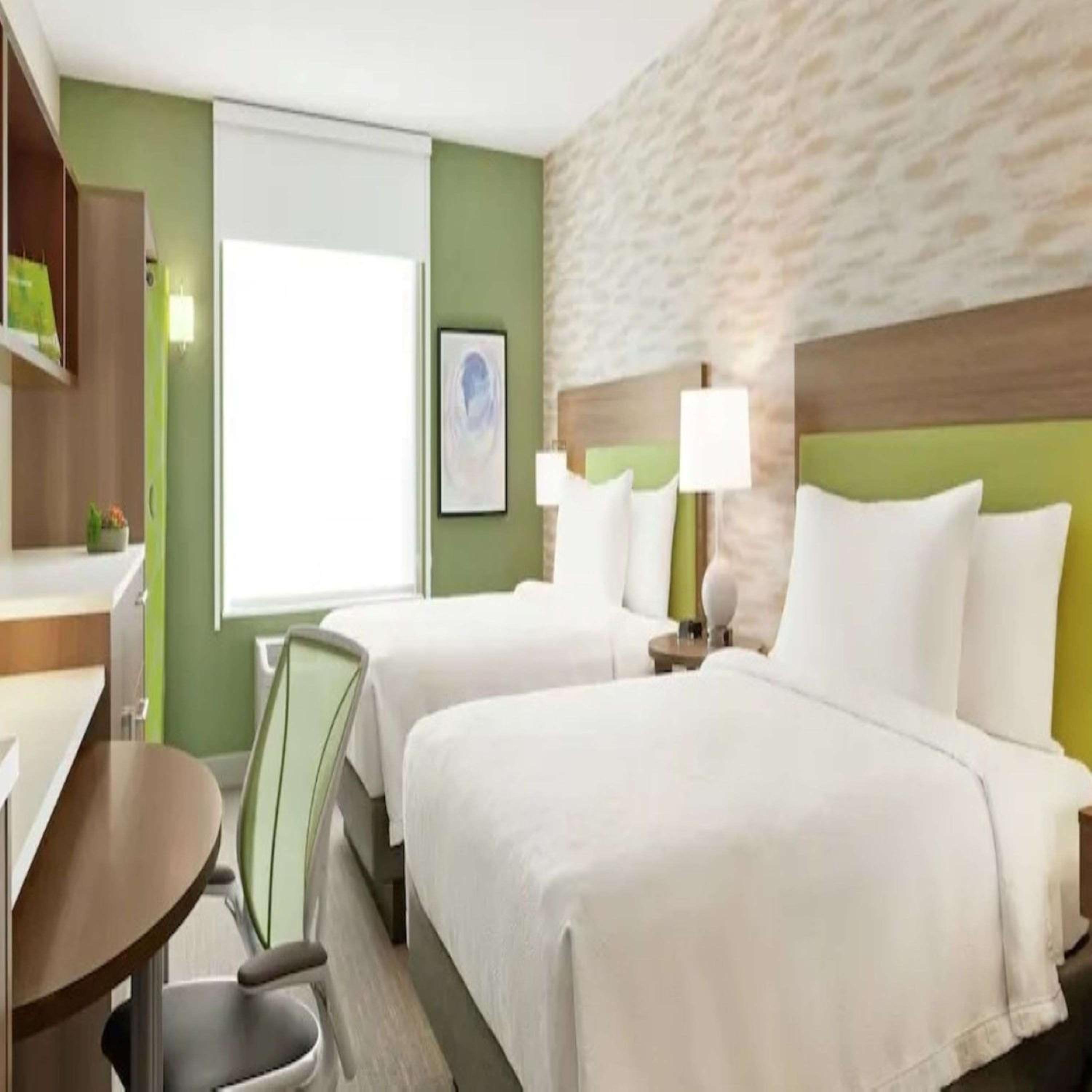 Queen Studio with Two Queen Beds - Non-Smoking - Photo 1