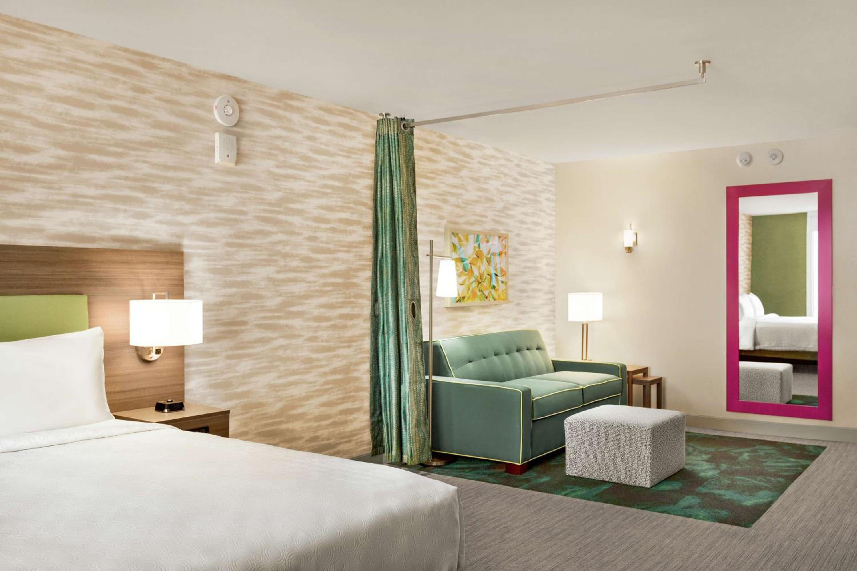 King Studio Suite - Non-Smoking - Photo 2