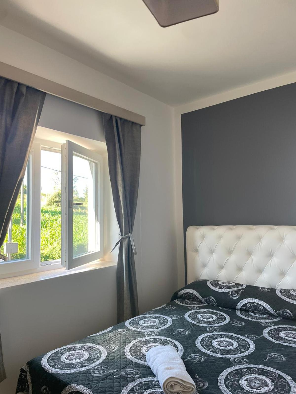 Triple Room with Private Bathroom photo 3