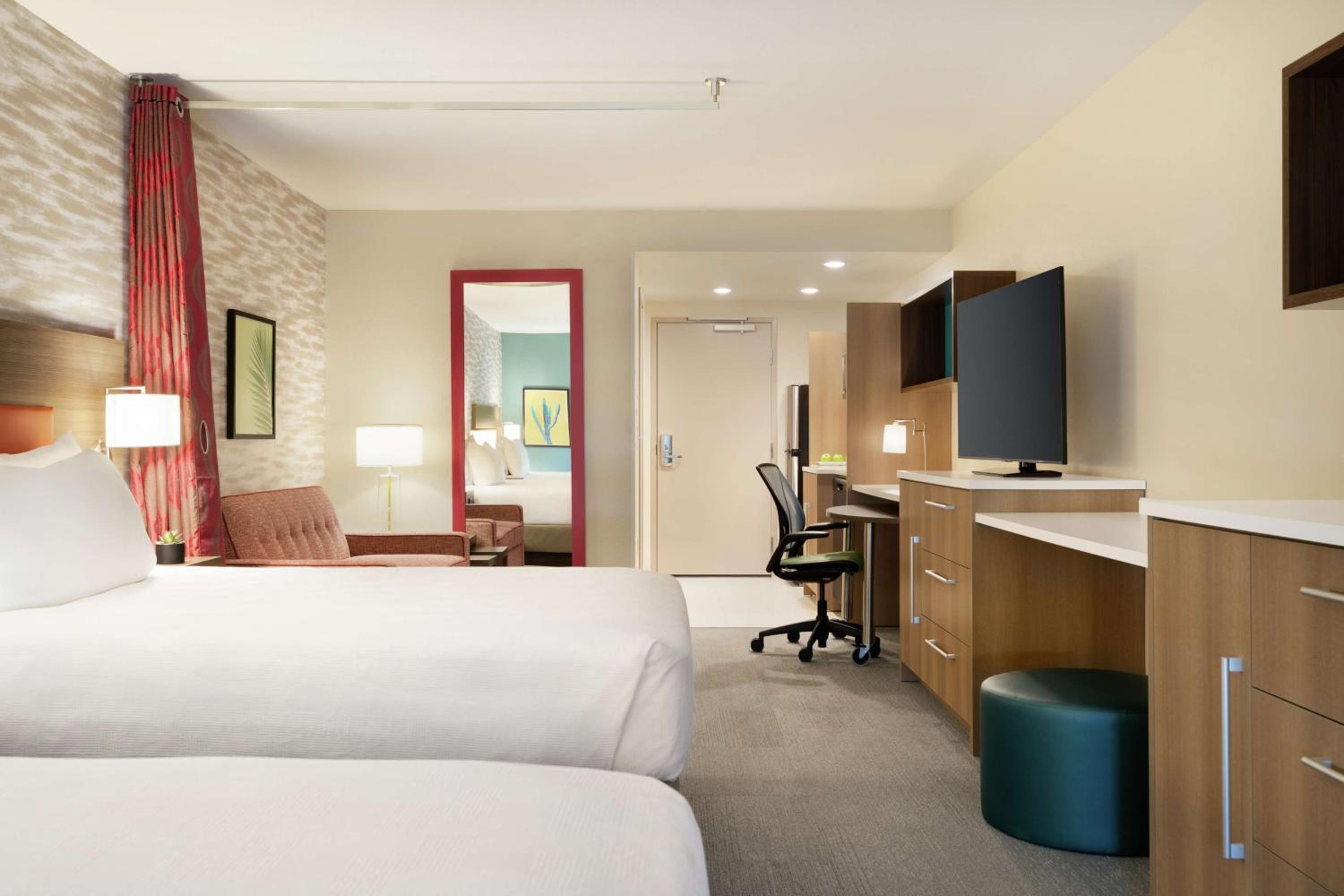 Queen Studio with Two Queen Beds - Non-Smoking - Photo 1