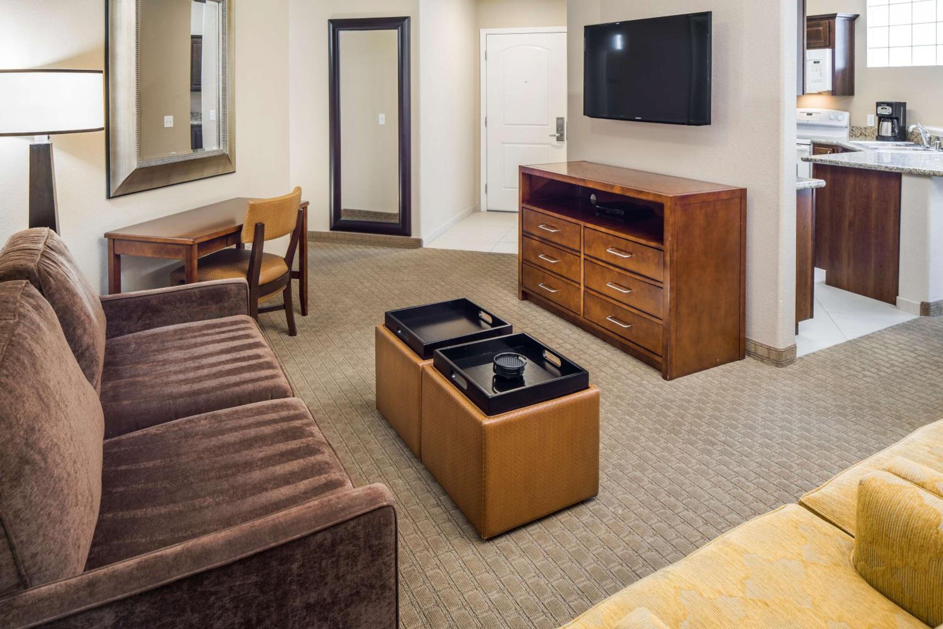 2 BEDROOM 1 KING 1 QUEEN SUITE ROLL IN SHOWER photo 2