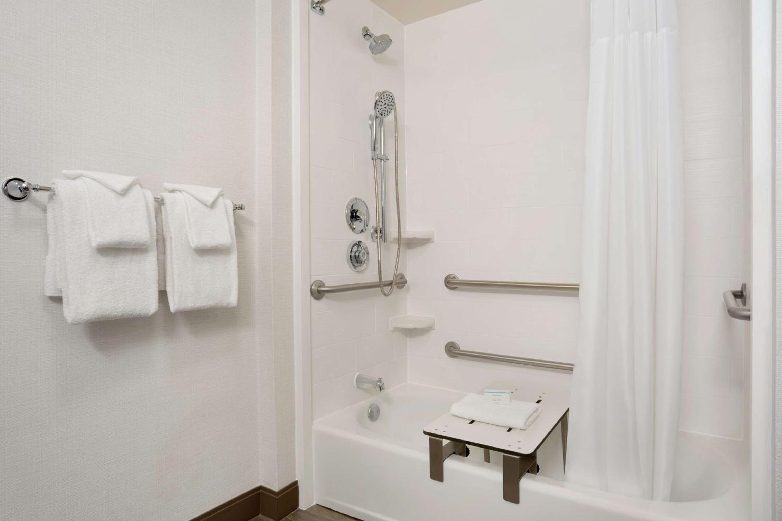 King Room - Mobility Access/Non-Smoking - Photo 4