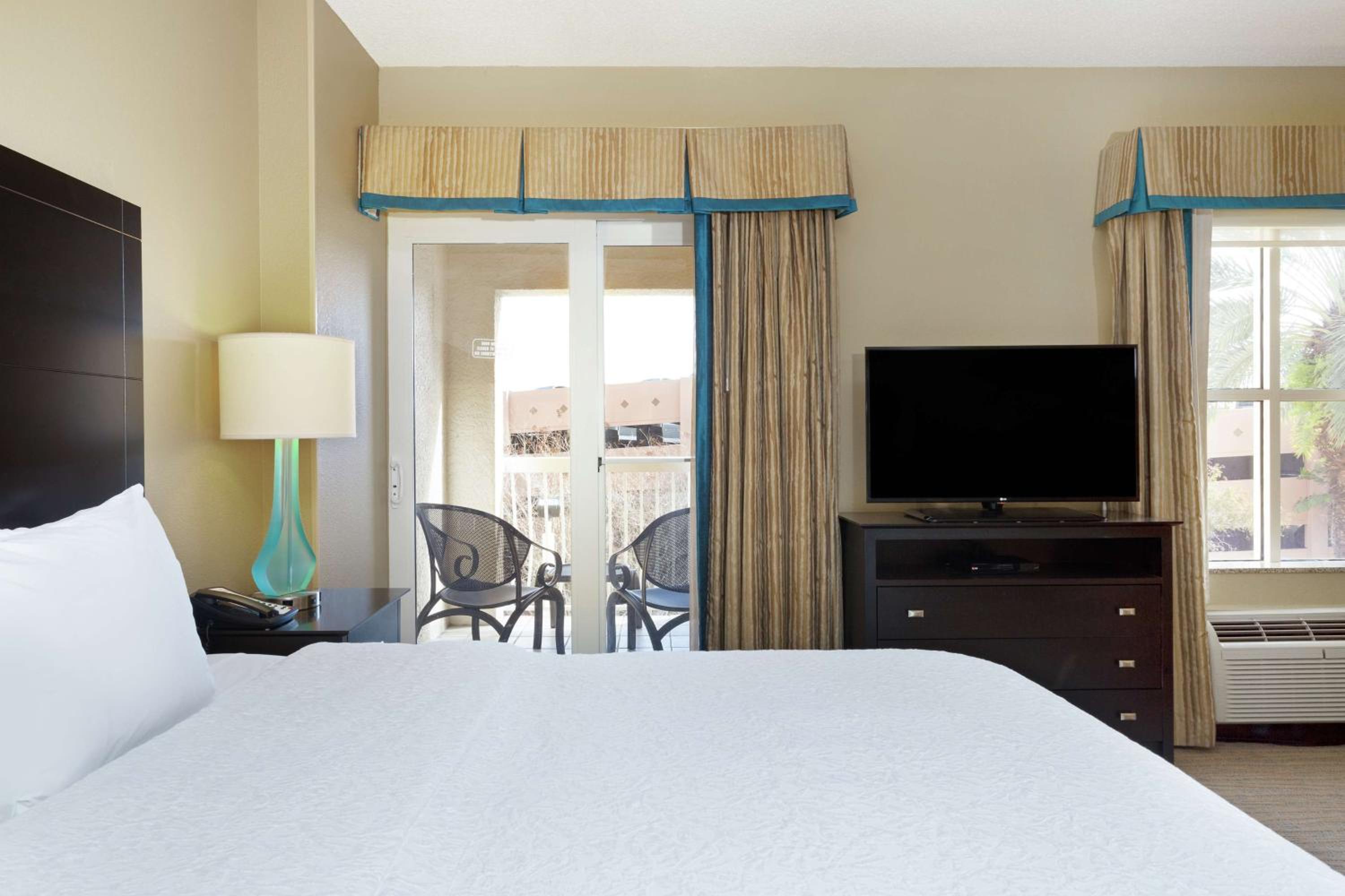 King Studio Suite with Sofa Bed and Balcony - Photo 1