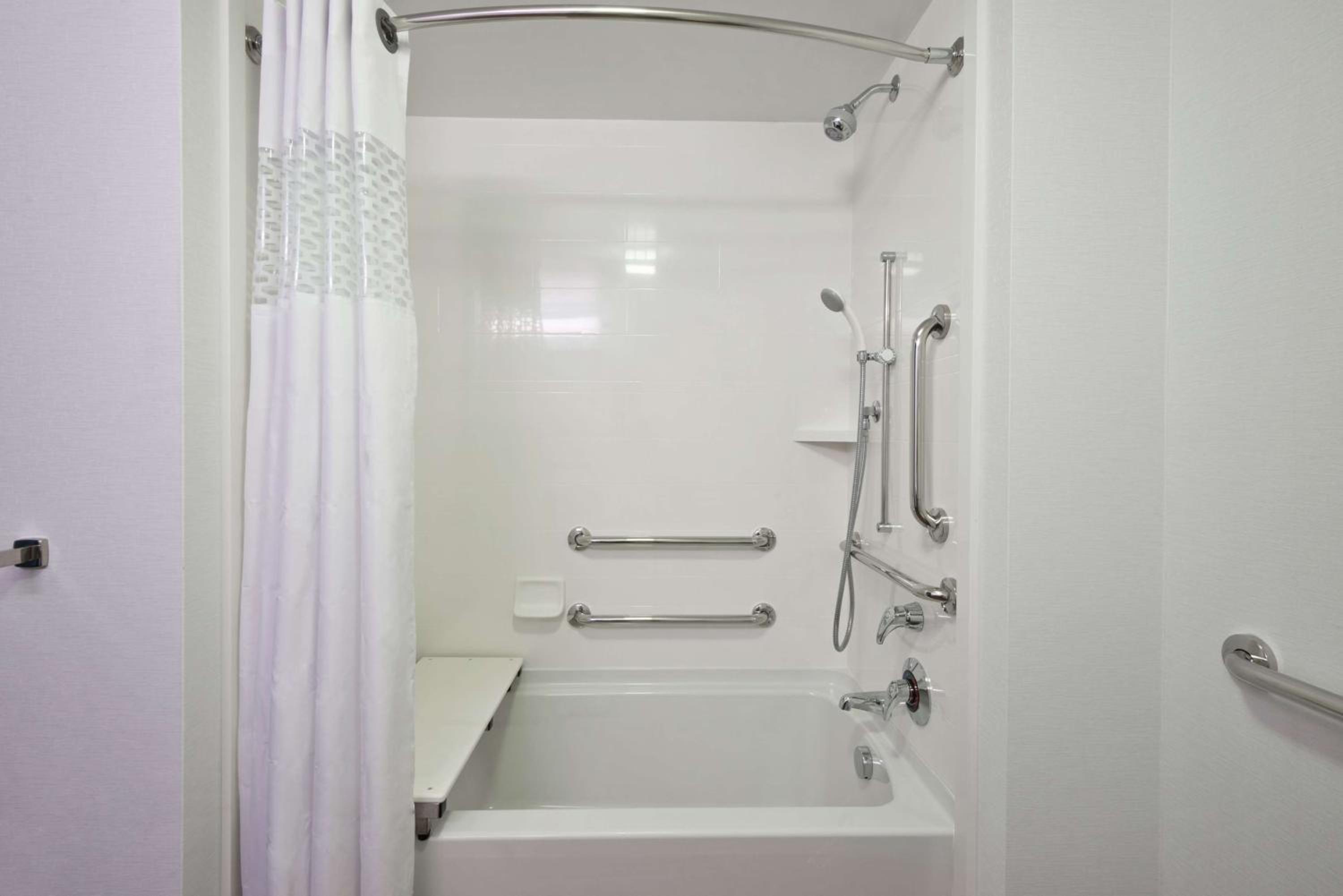 King Room - Mobility Access/Non-Smoking