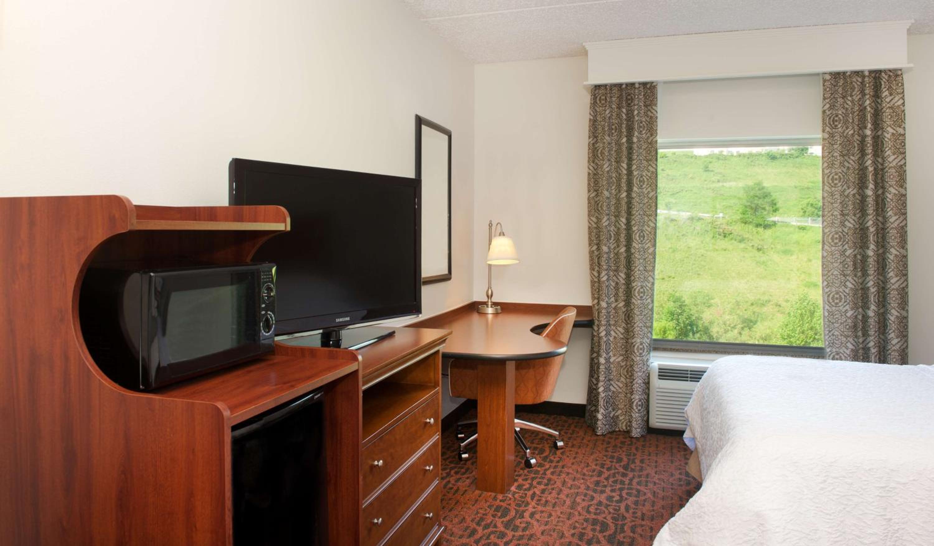 King Room - Non-Smoking - Photo 1