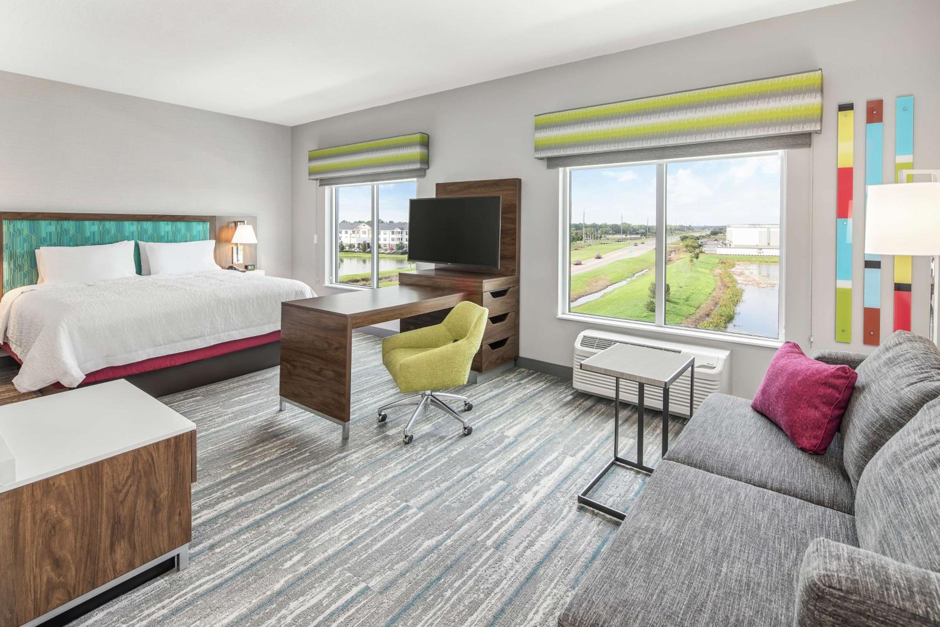 One-Bedroom King Suite - Non-Smoking - Photo 2