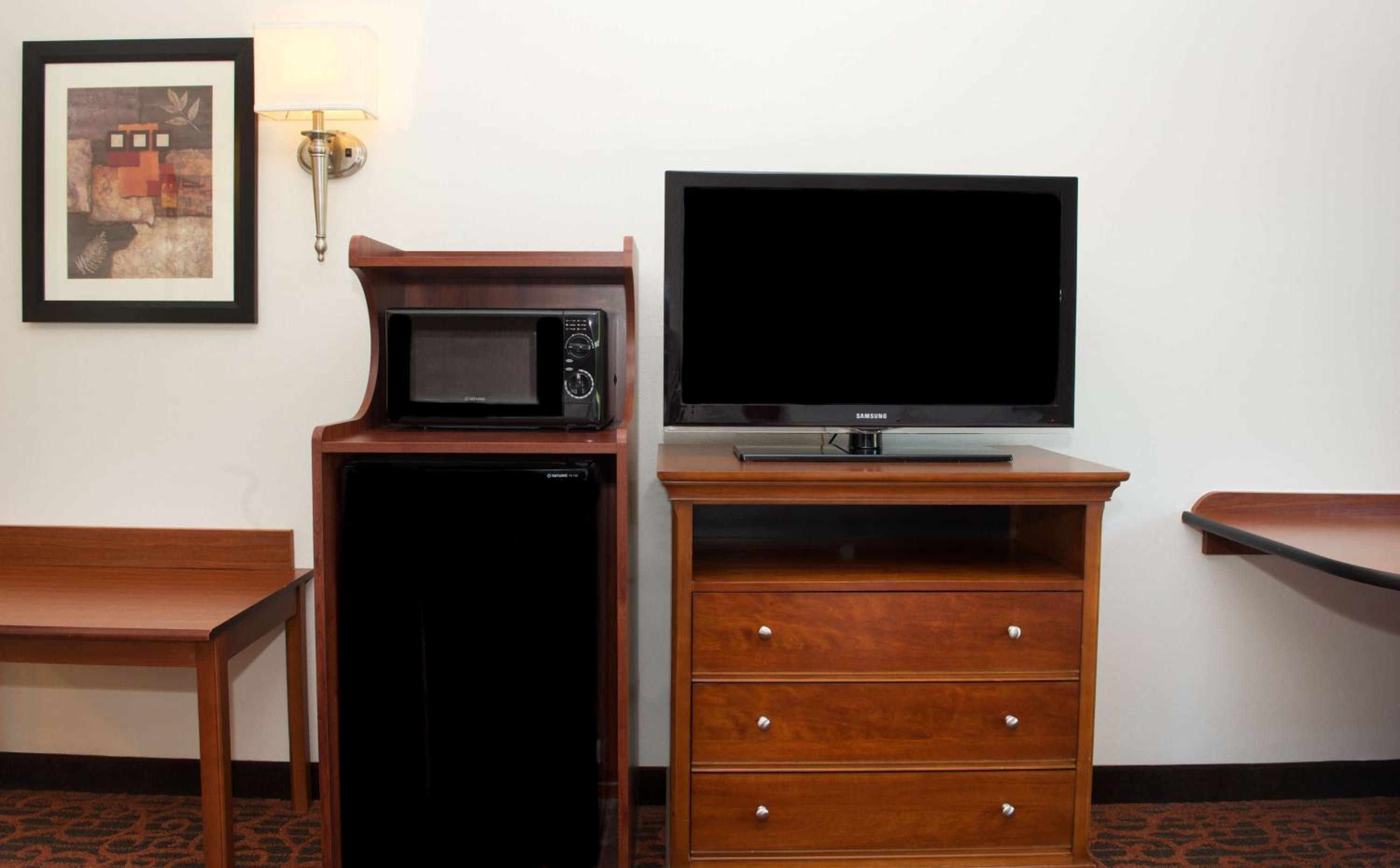 King Room - Non-Smoking - Photo 3