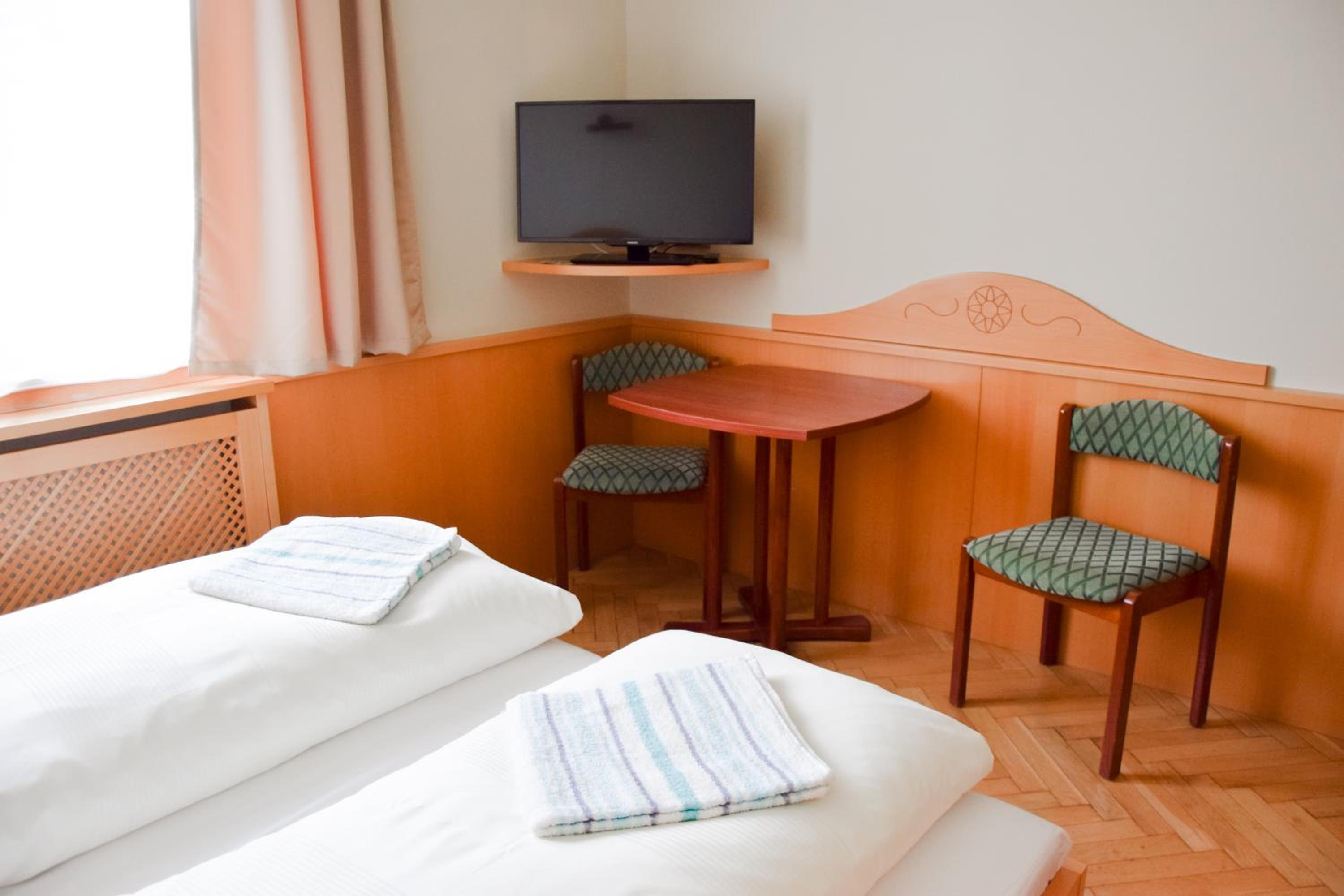 Double or Twin Room - Photo 8