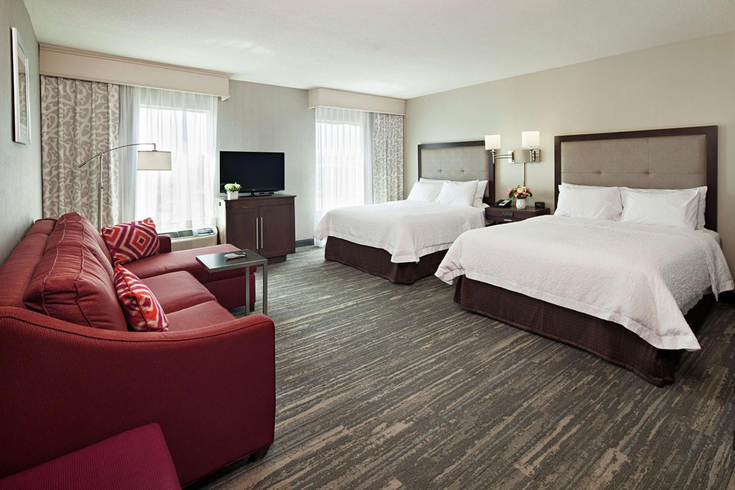 Queen Studio Suite with Two Queen Beds - Non-Smoking - Photo 4