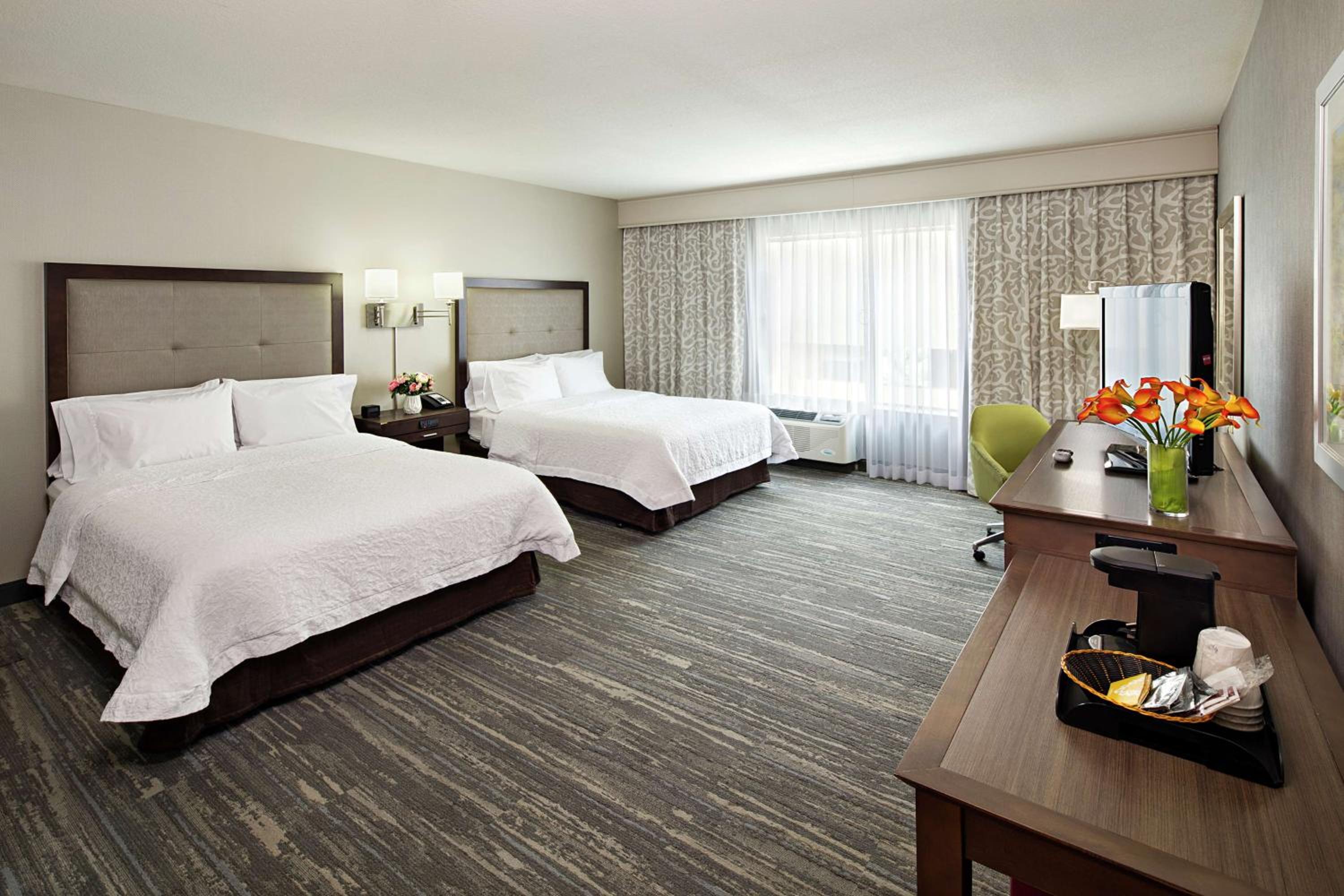 Queen Room with Two Queen Beds - Mobility Access/Non-Smoking - Photo 1