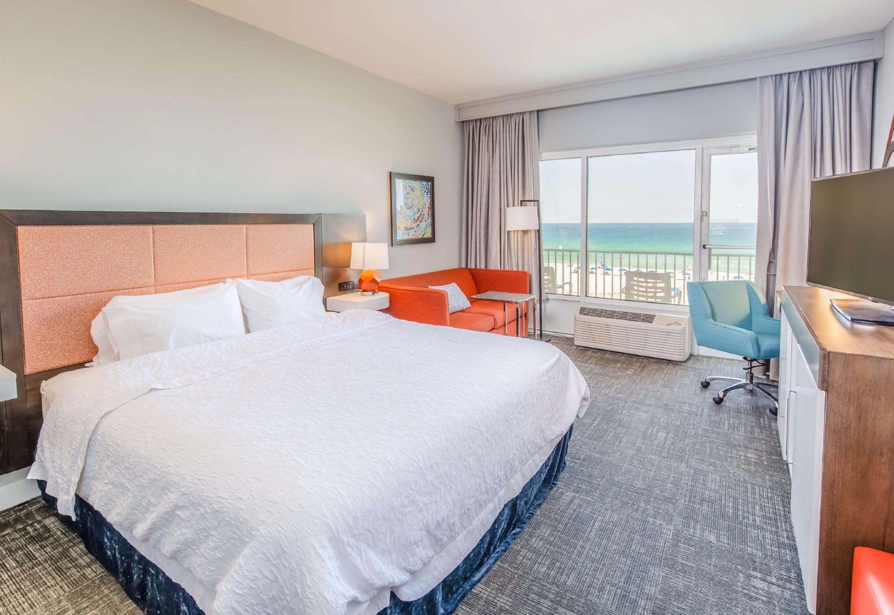 King Room Disability Access With Shower and Balcony - Gulf View - Photo 1