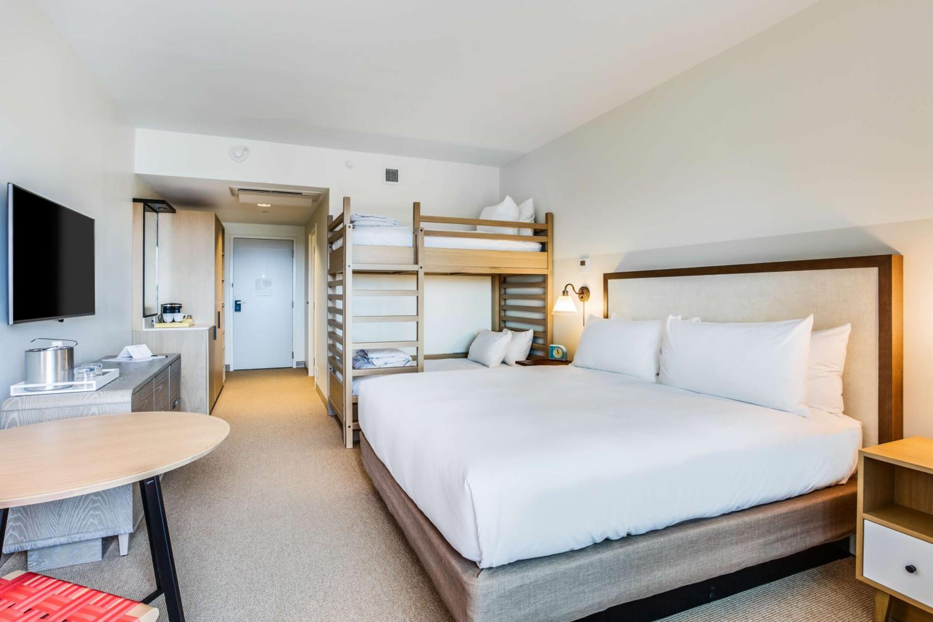 King Room with Balcony and View - Mobility Accessible