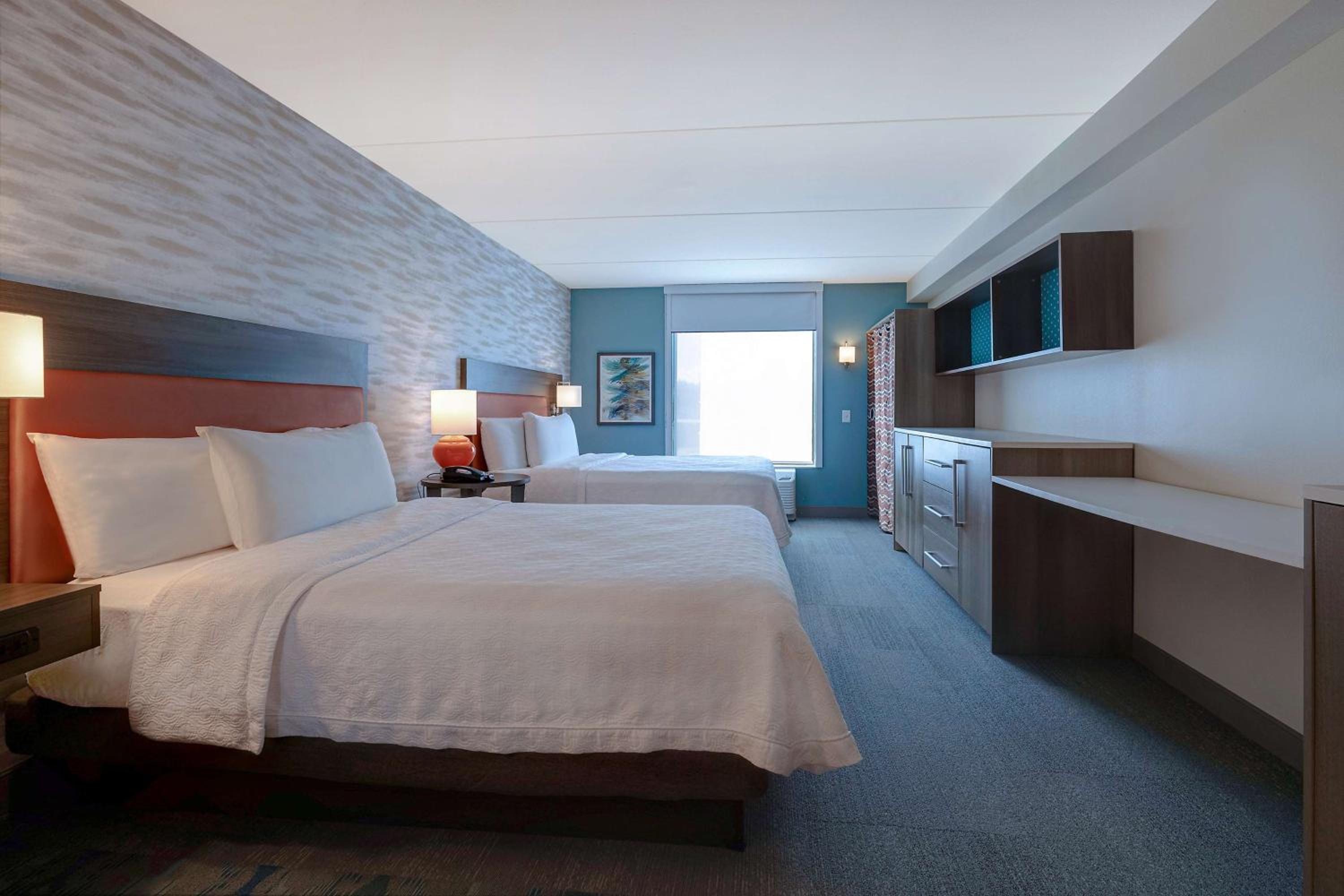Queen Studio with Two Queen Beds - Non-Smoking - Photo 4