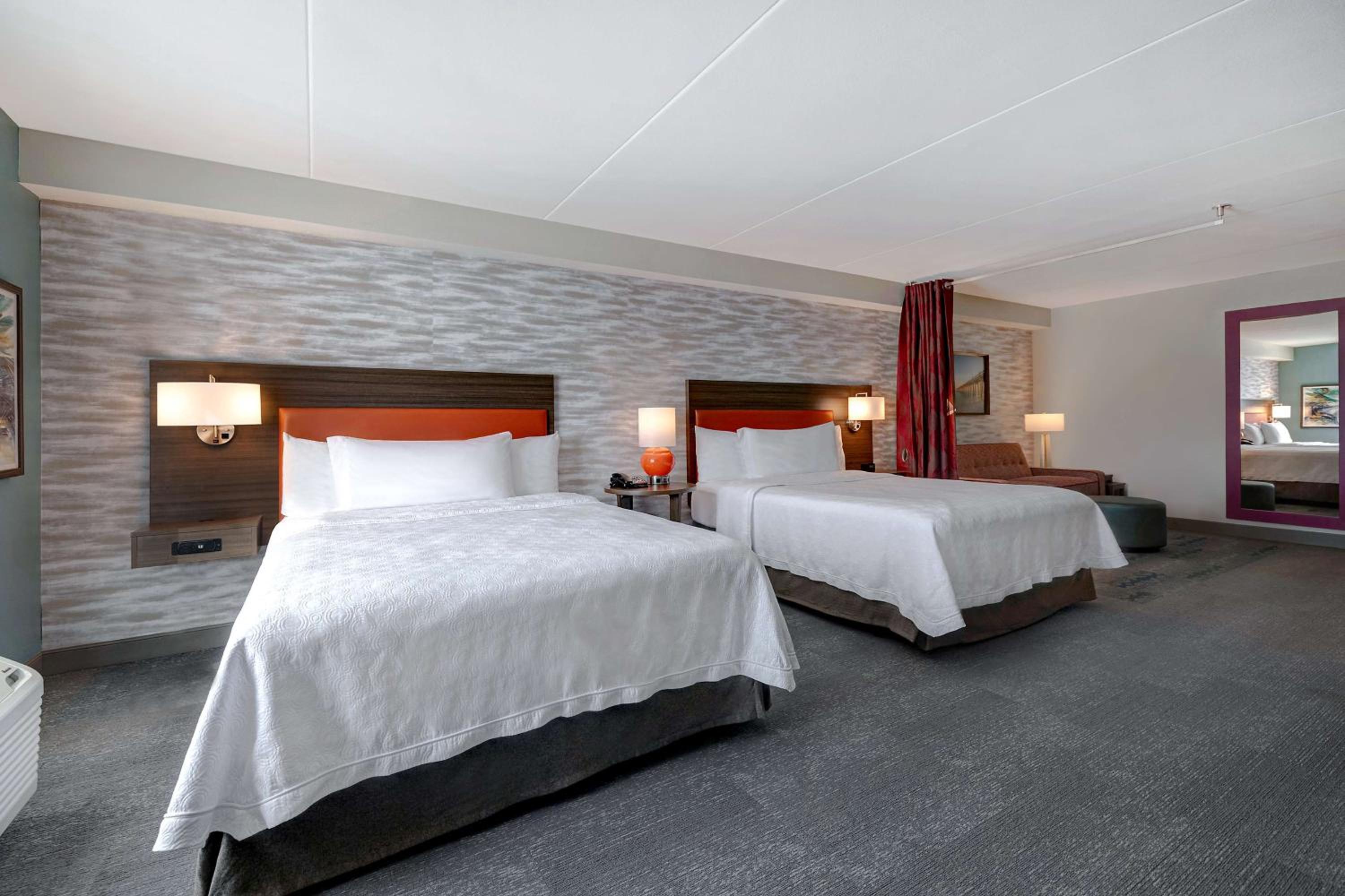 Queen Studio with Two Queen Beds - Mobility and Hearing Access/Non-Smoking - Photo 6
