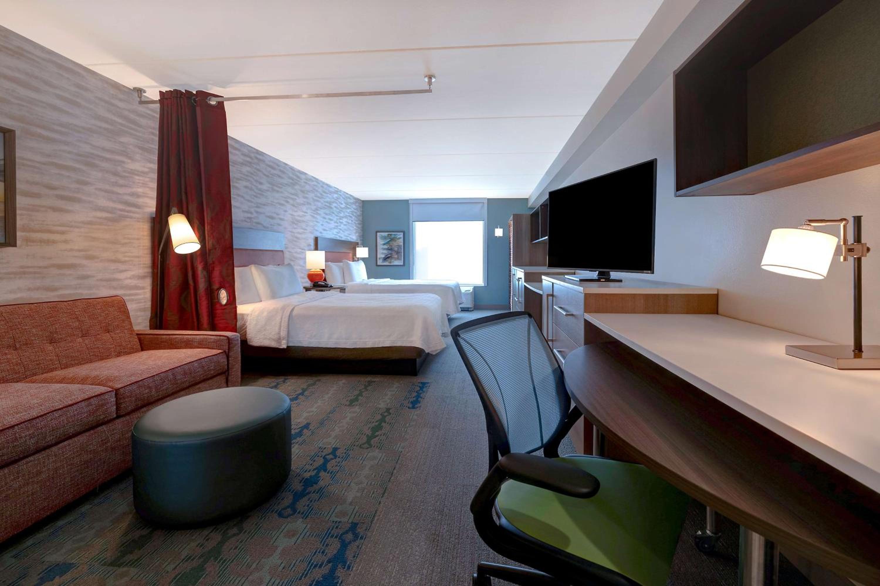 Queen Studio with Two Queen Beds - Non-Smoking - Photo 5
