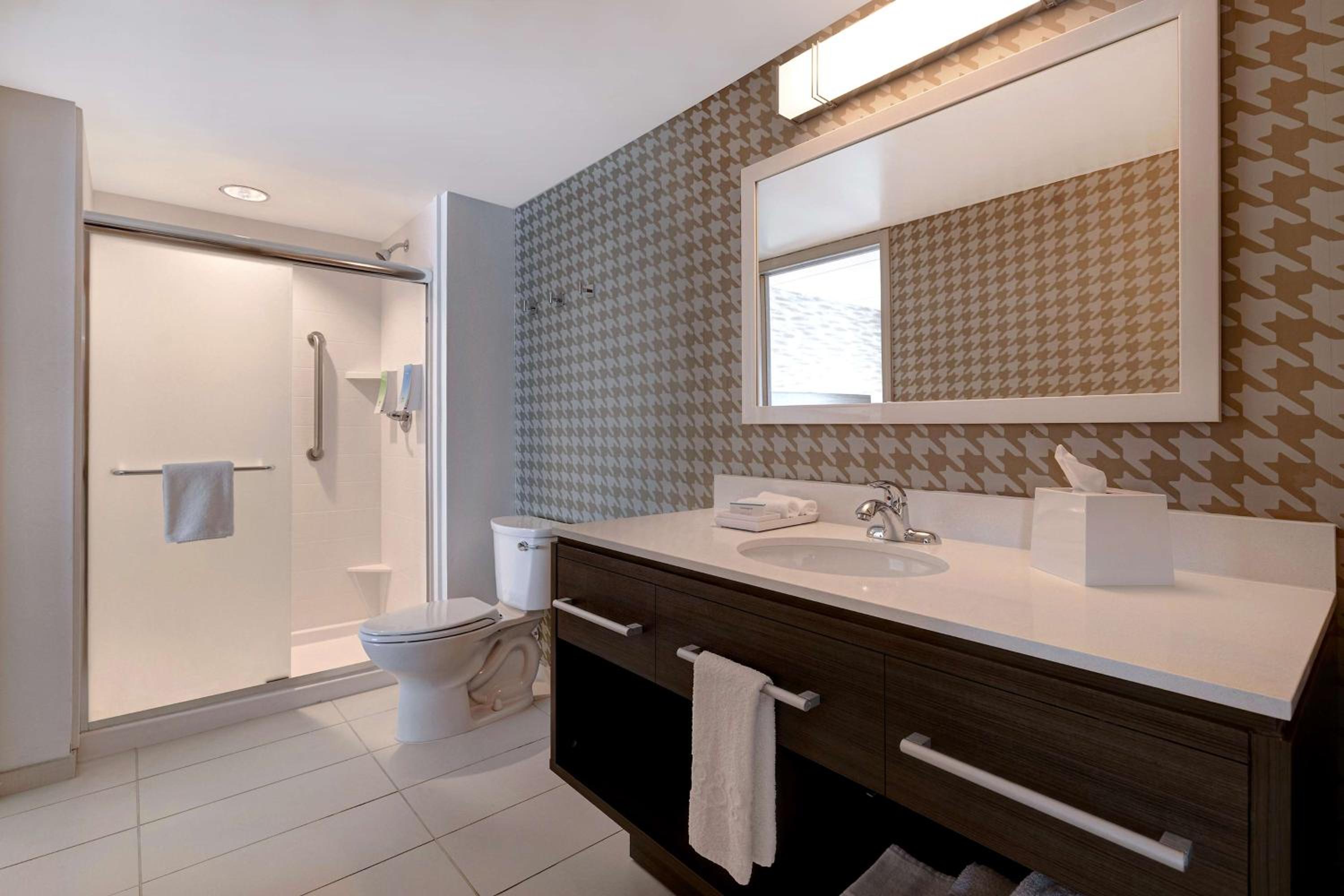 One-Bedroom King Suite - Non-Smoking - Photo 7
