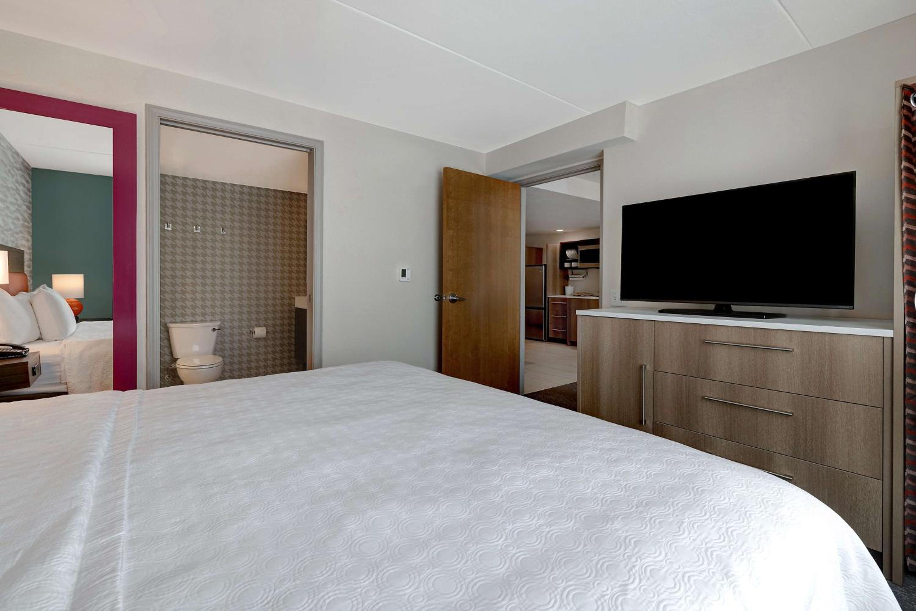 One-Bedroom King Suite - Non-Smoking - Photo 3