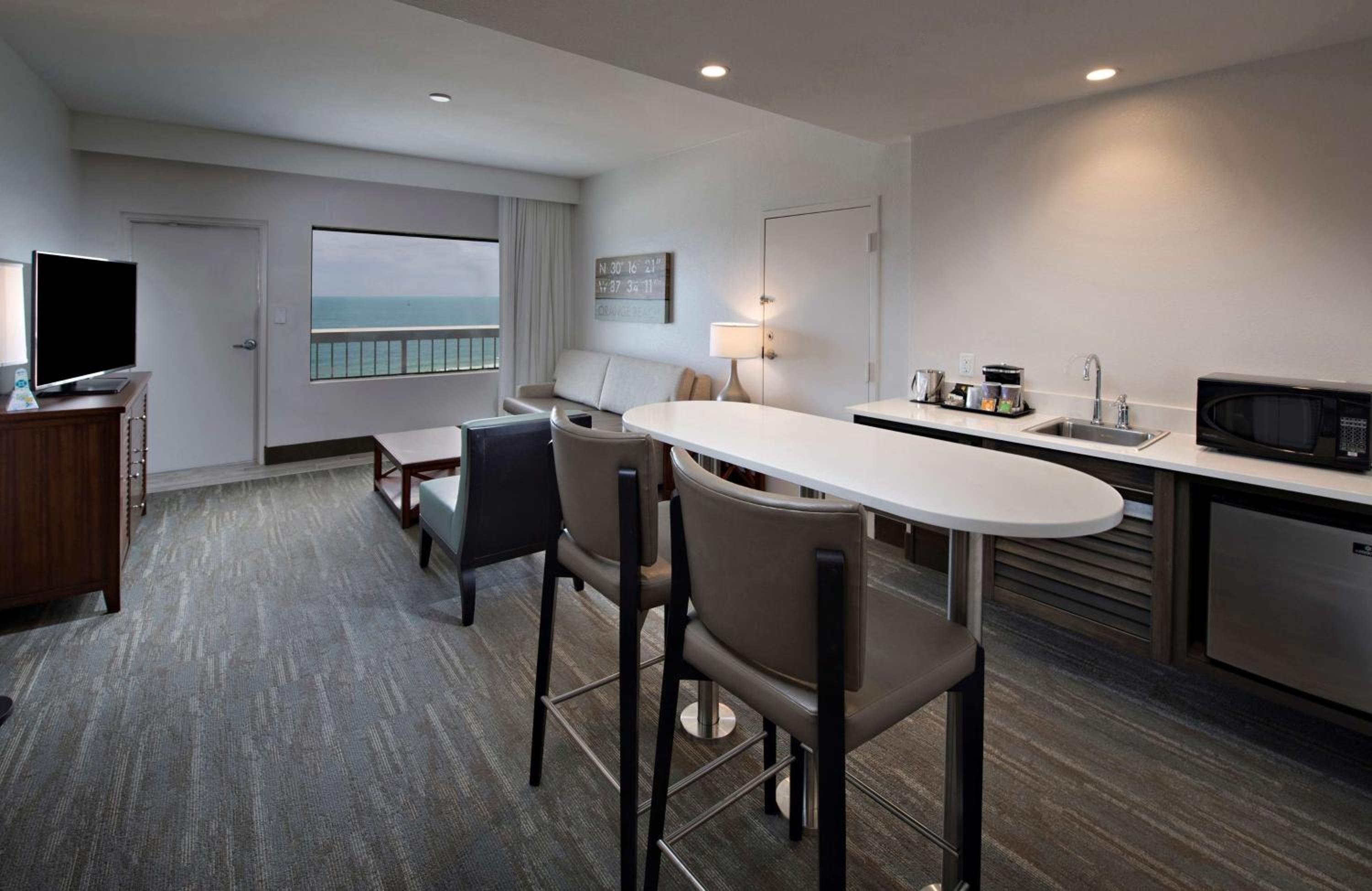 One-Bedroom King Suite - Photo 2