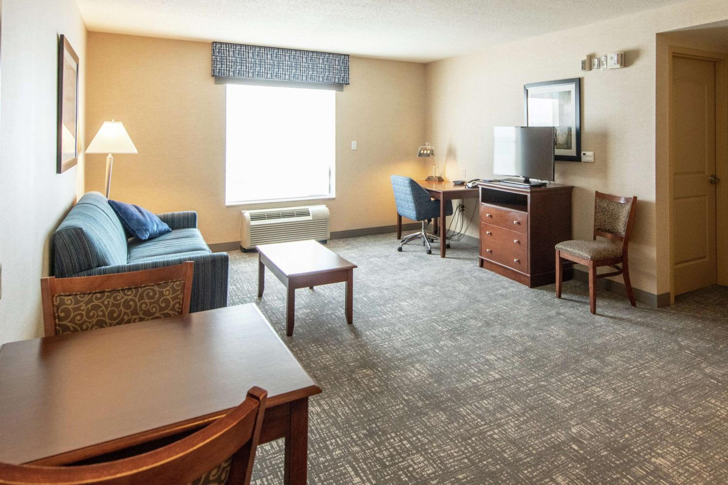 King Suite - Mobility and Hearing Access/Non-Smoking - Photo 6