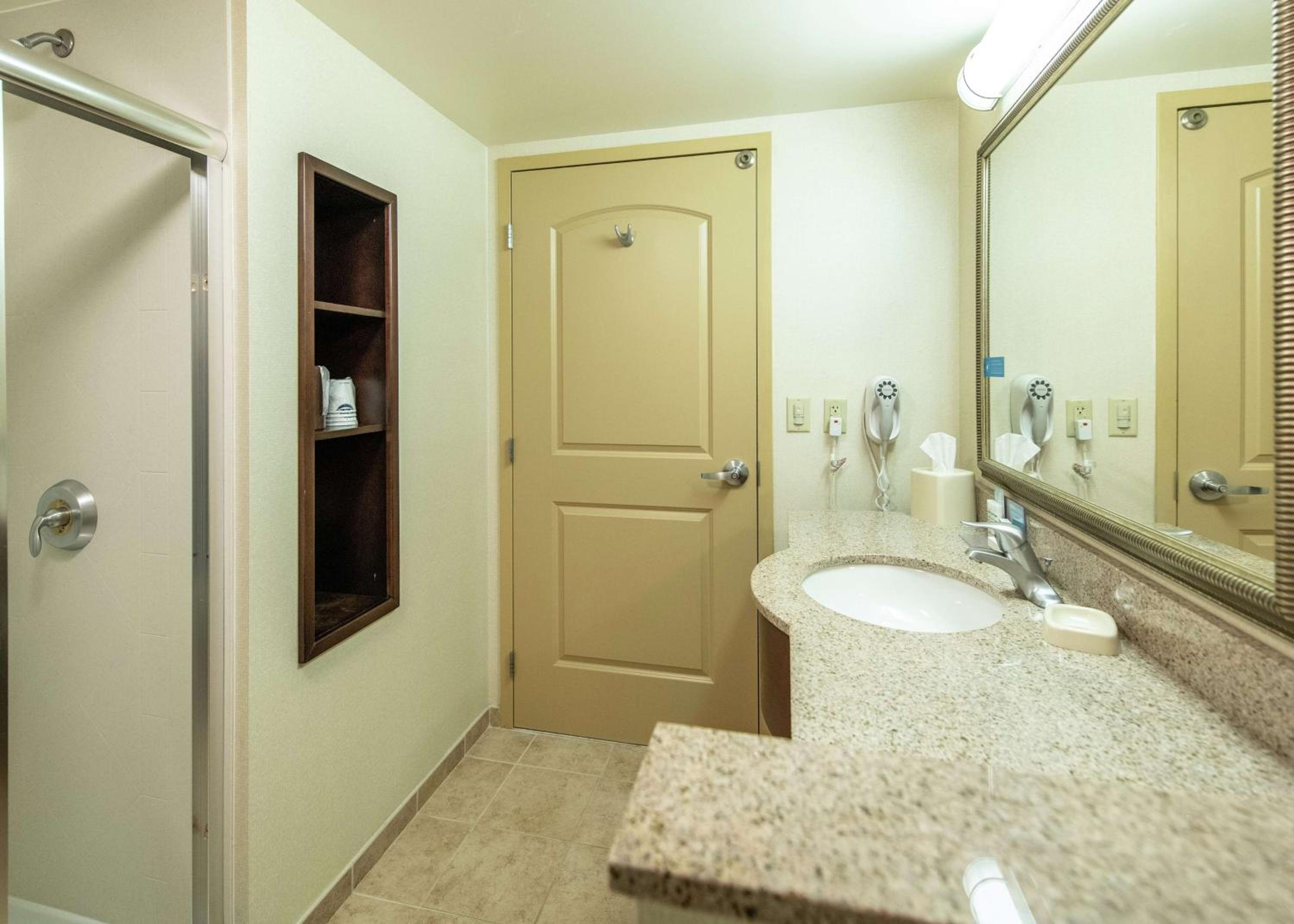 King Room - Non-Smoking - Photo 6